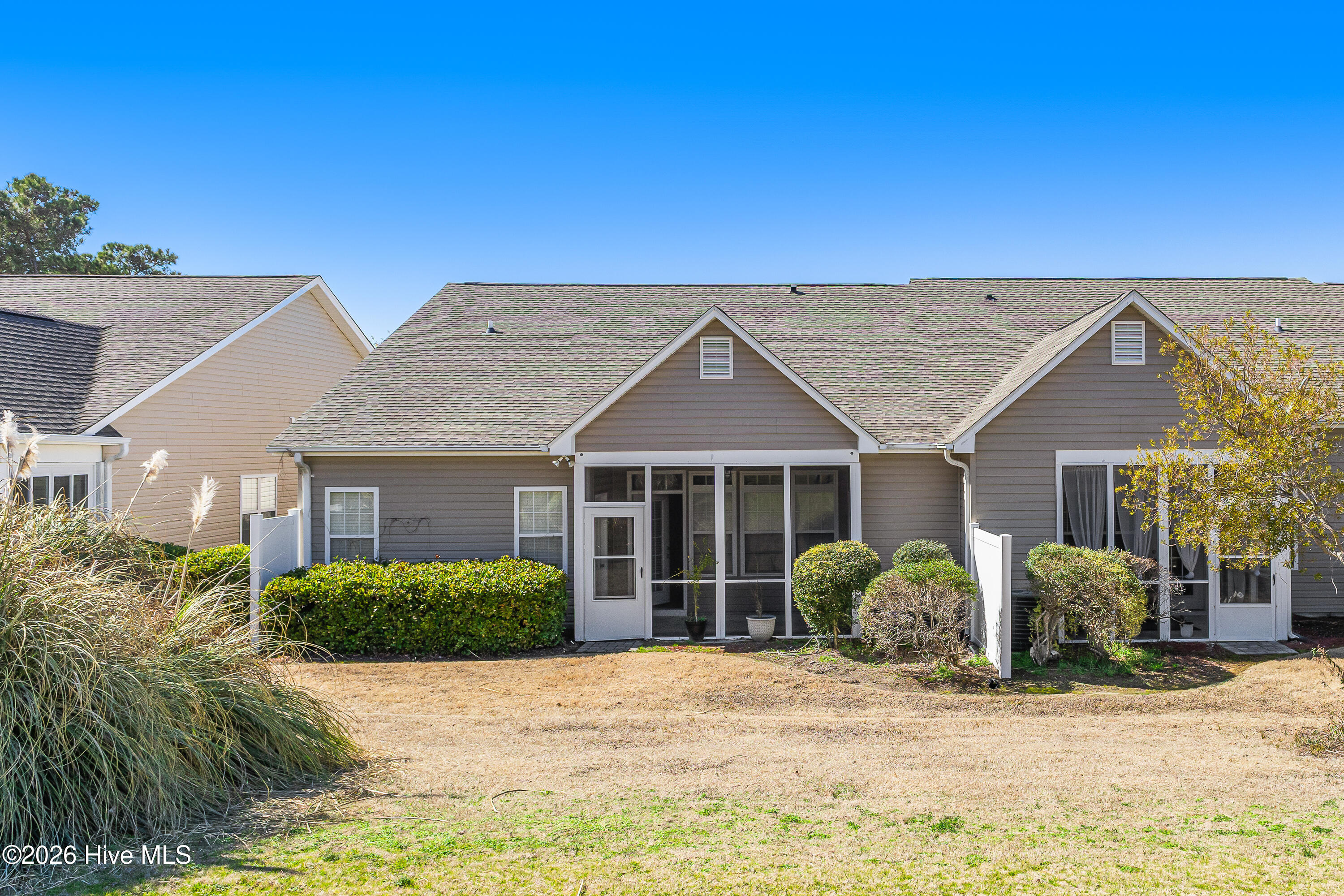 100558016 | Photo 35