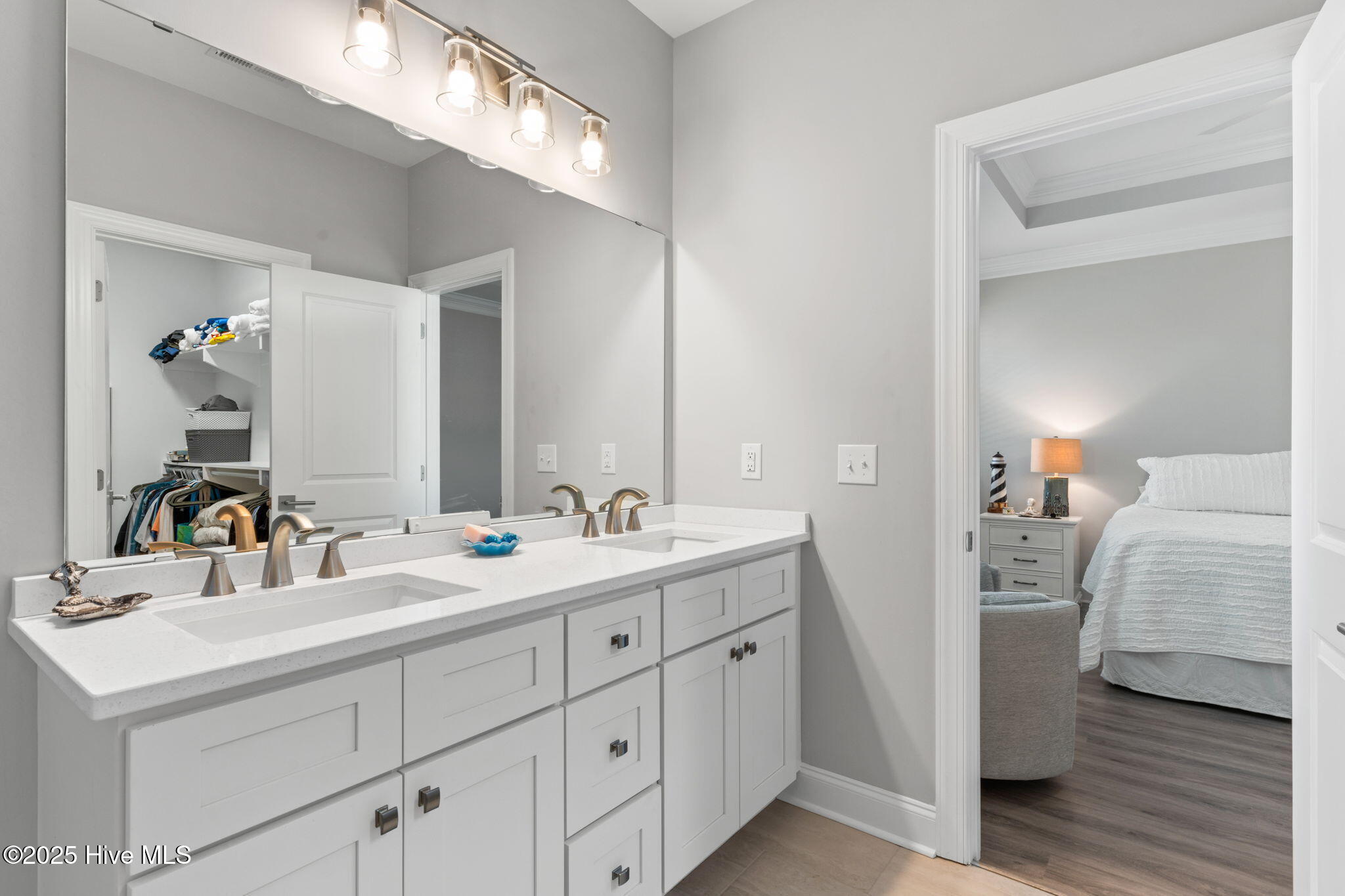 100535167 | Photo 10