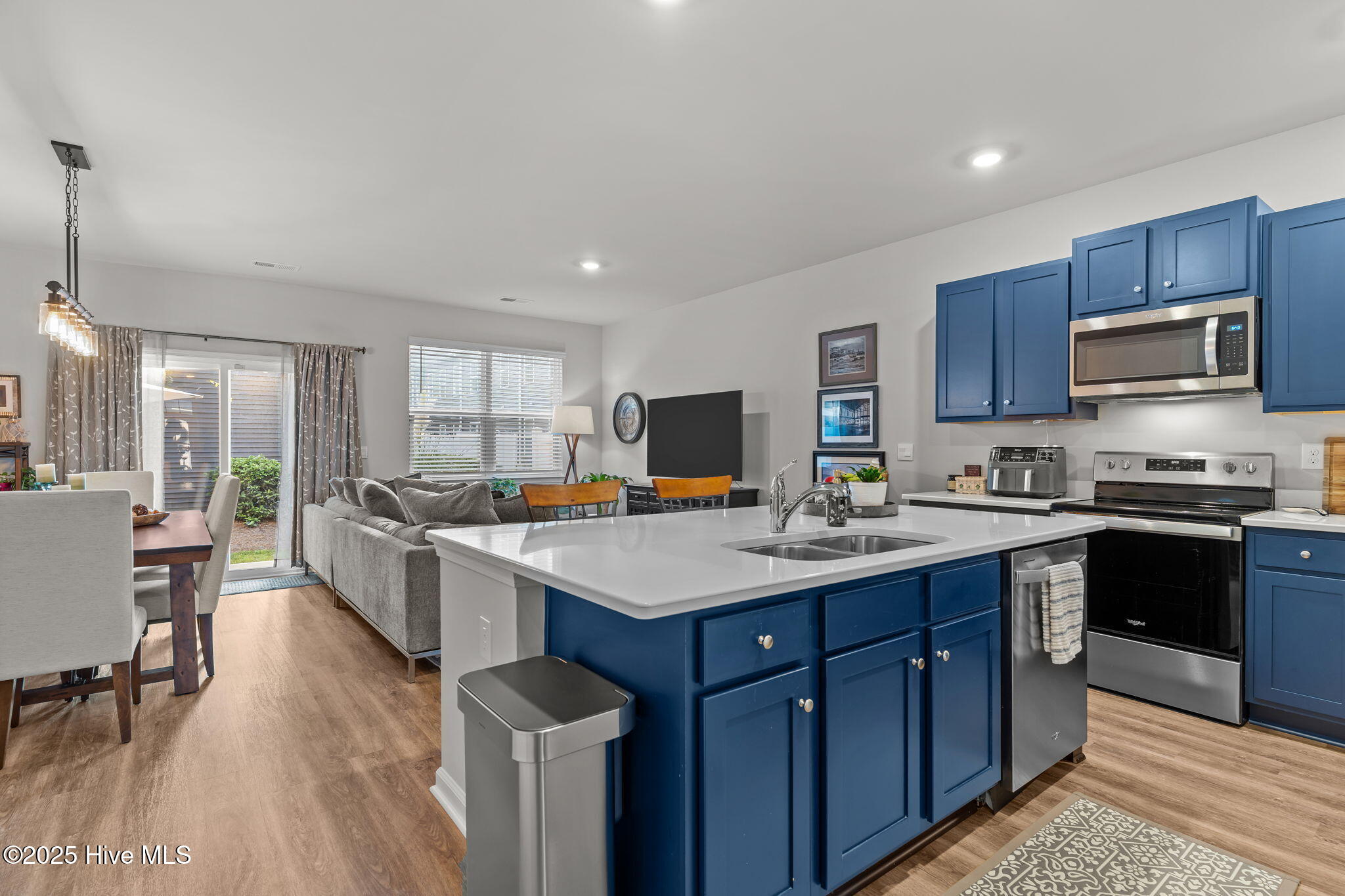 100529312 | Photo 12