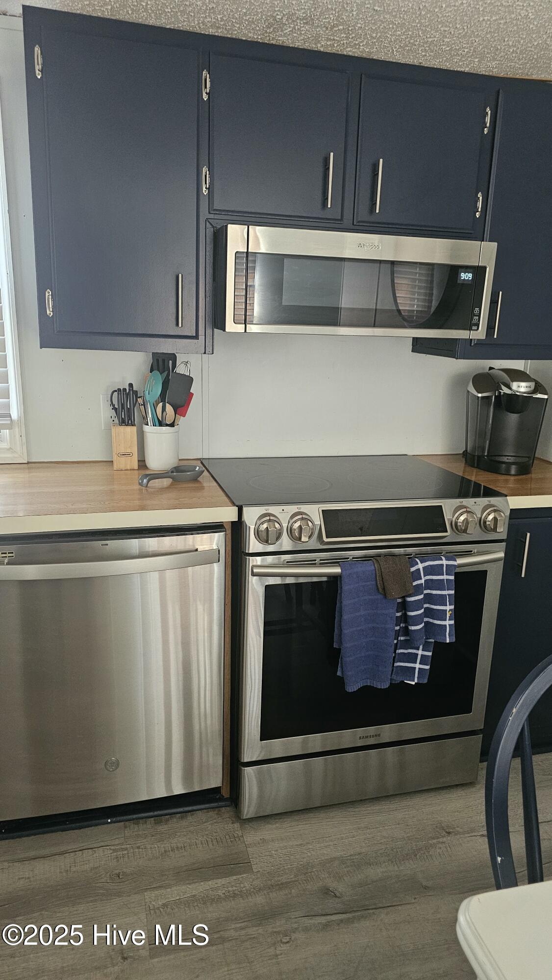 100531446 | Photo 14