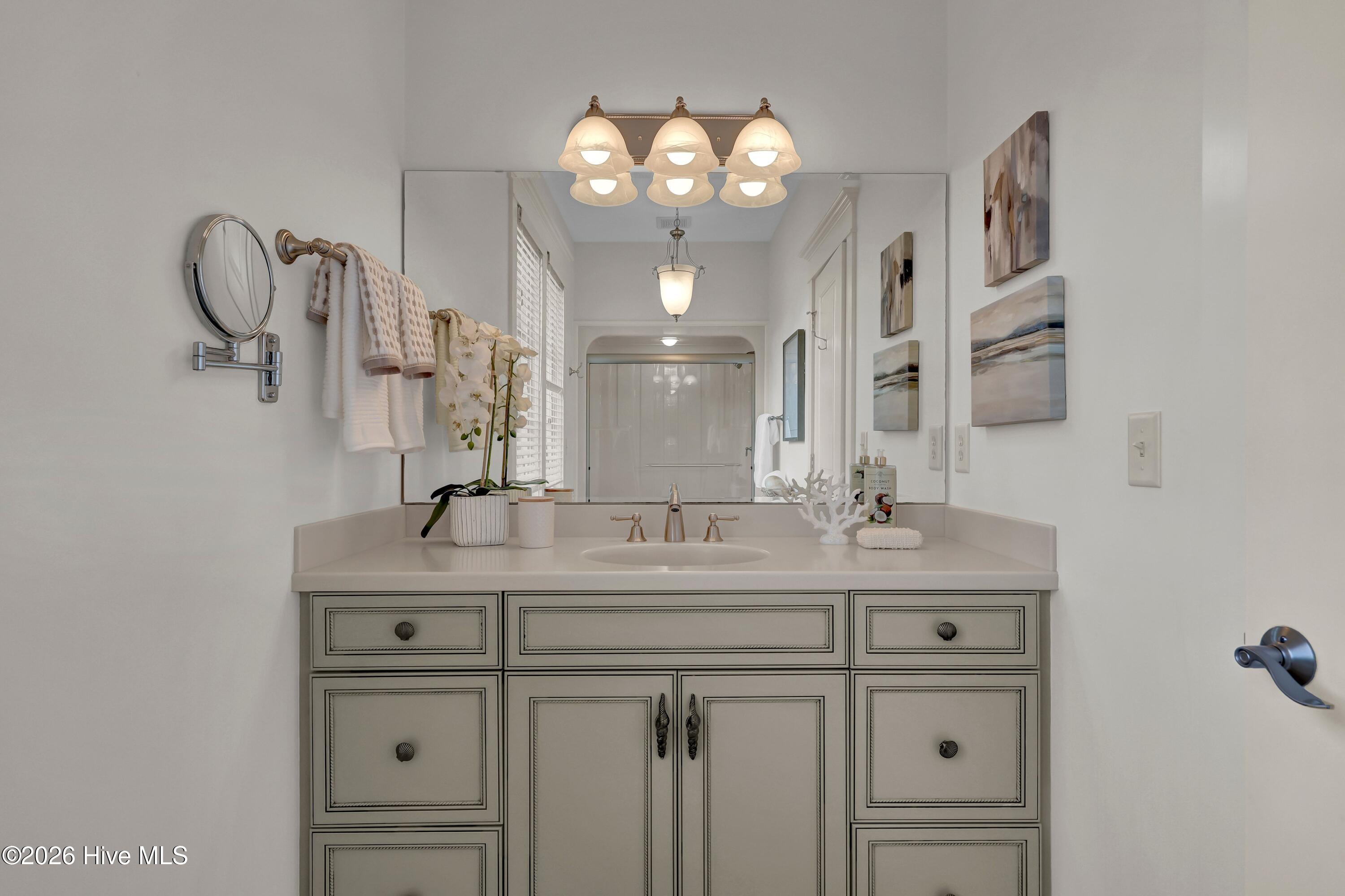 100569484 | Photo 55