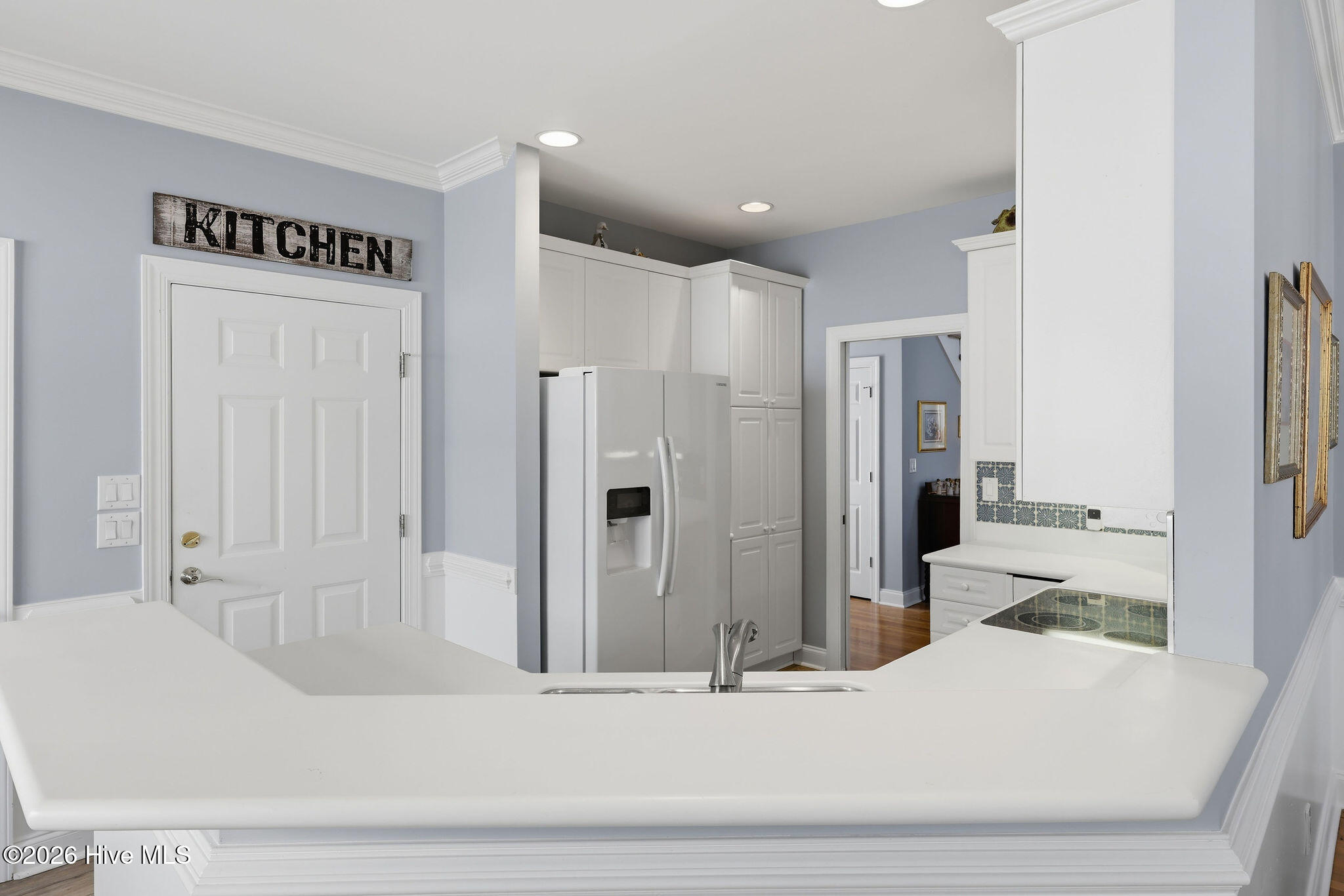 100558304 | Photo 24