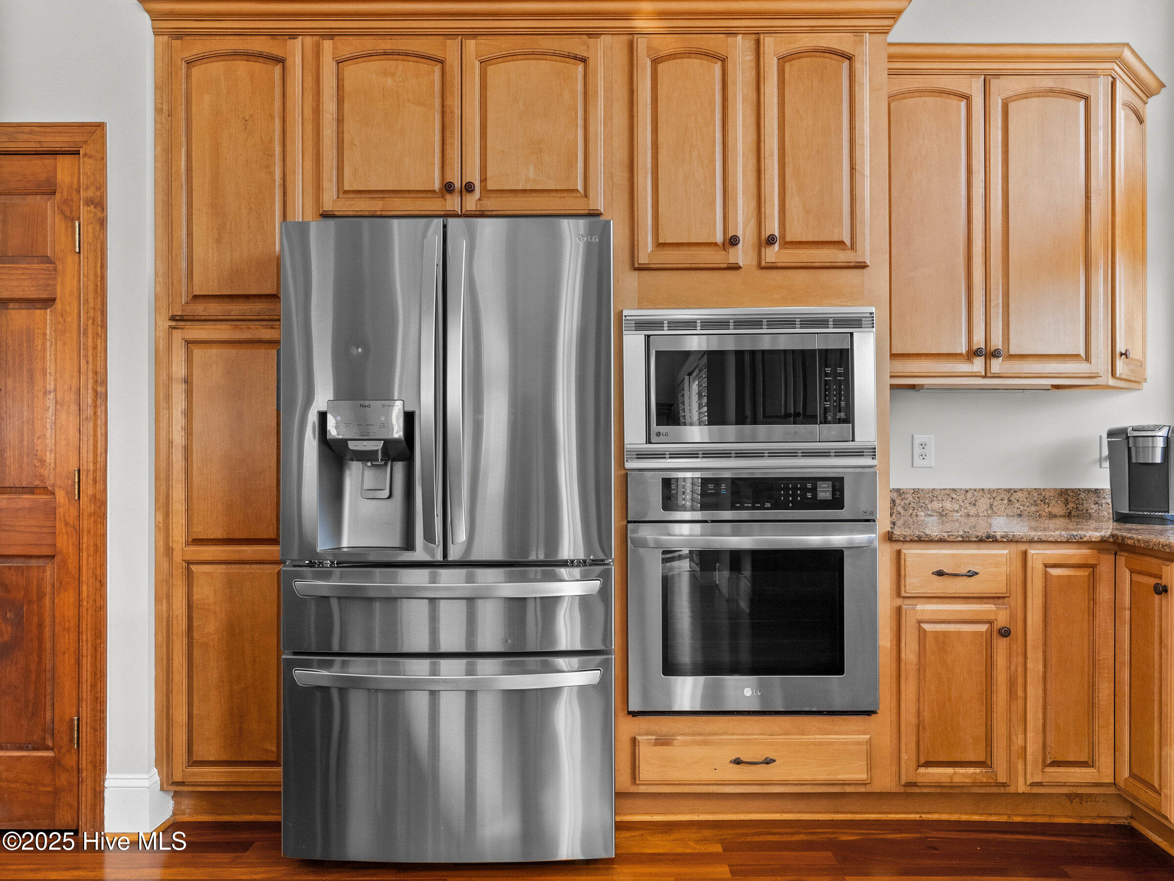 100536022 | Photo 38