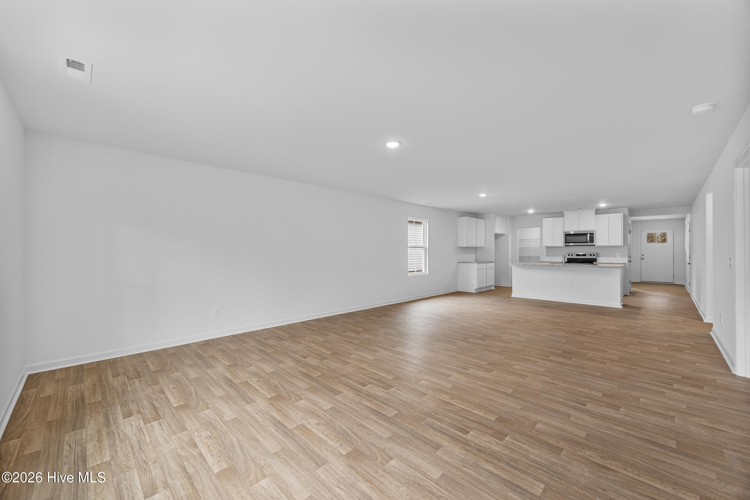 100568116 | Photo 13