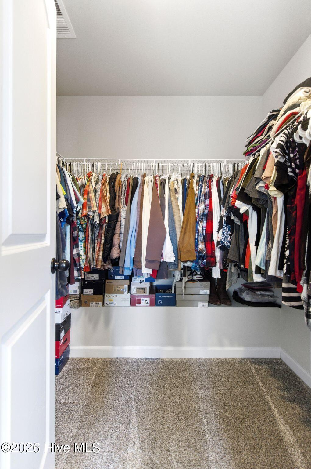 100568951 | Photo 27