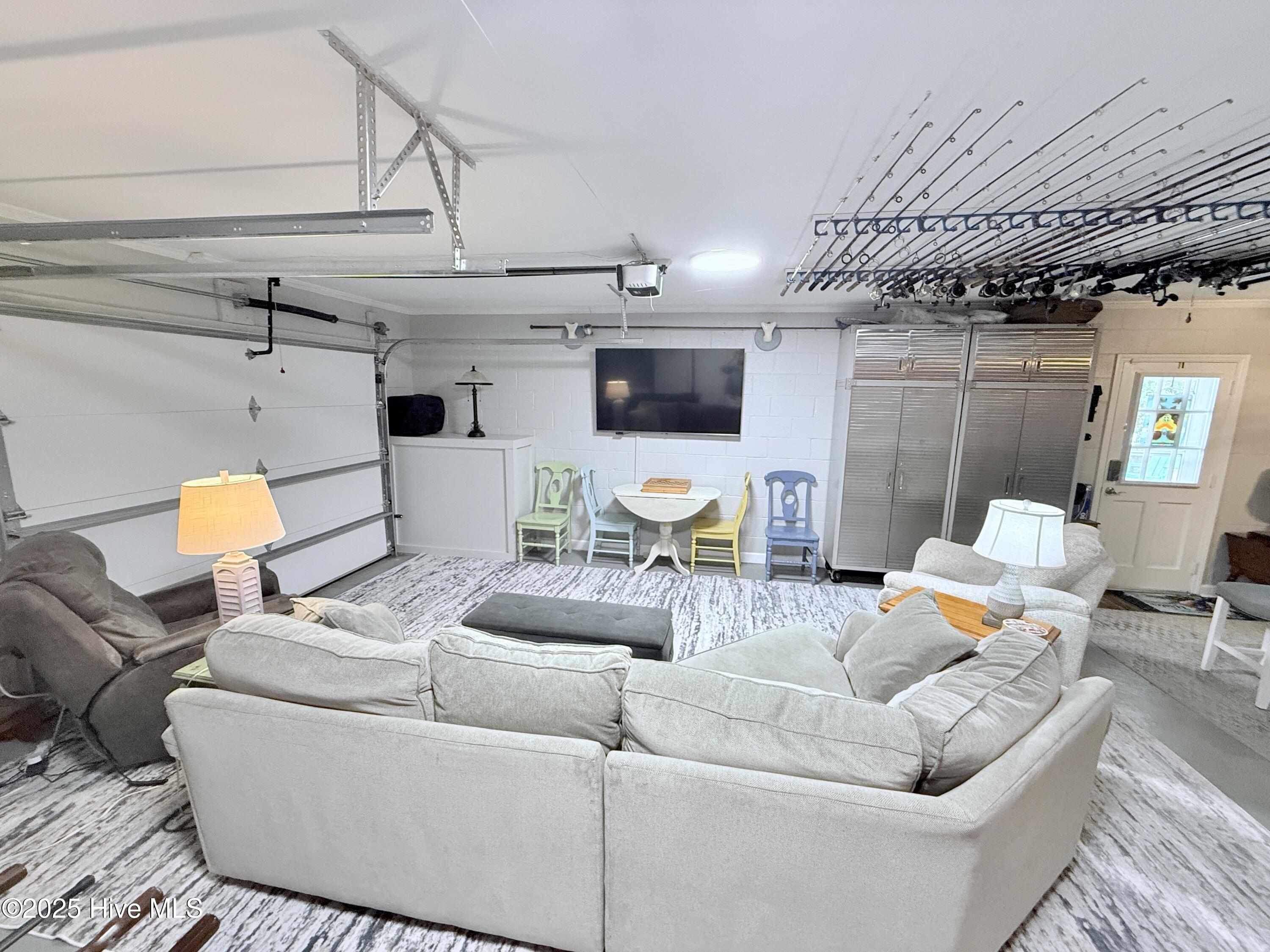 100530009 | Photo 45