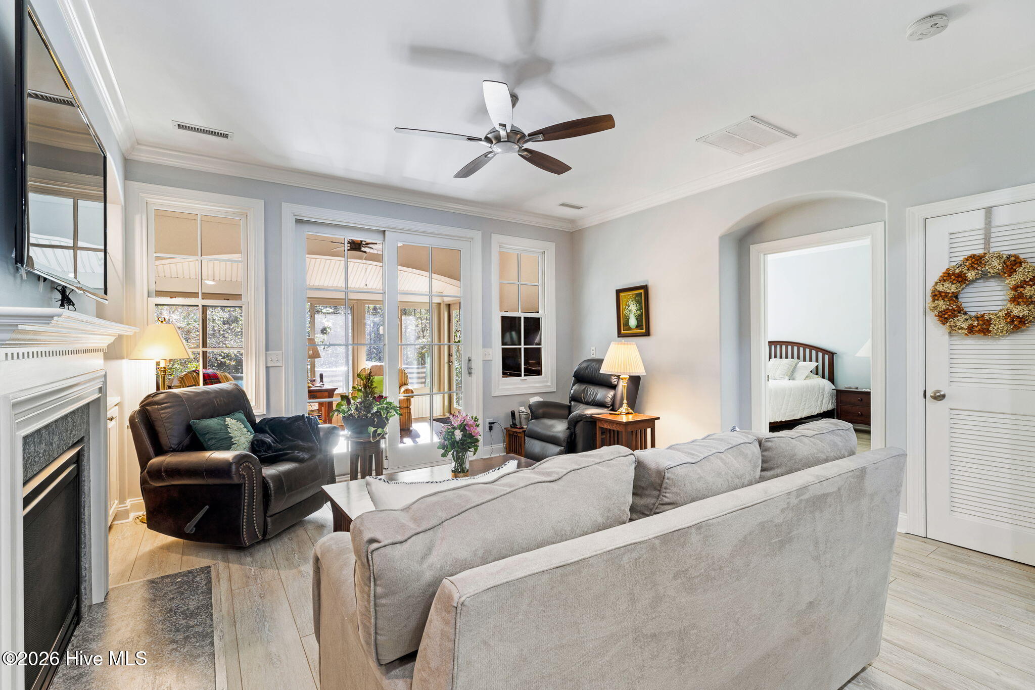 100551308 | Photo 17