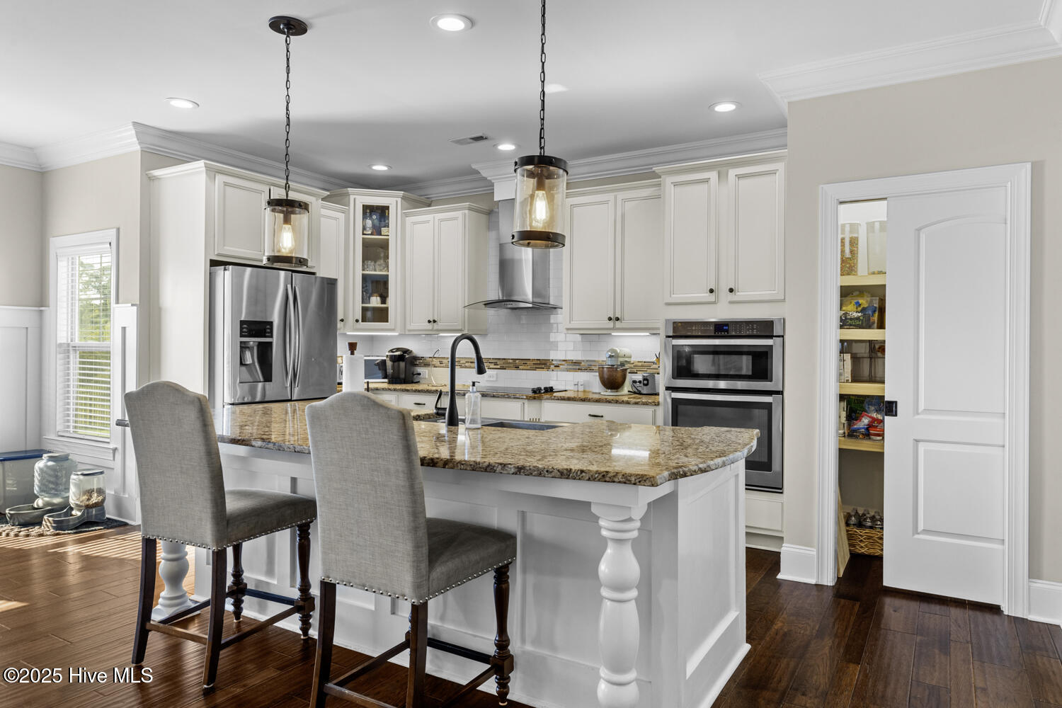 100530635 | Photo 12