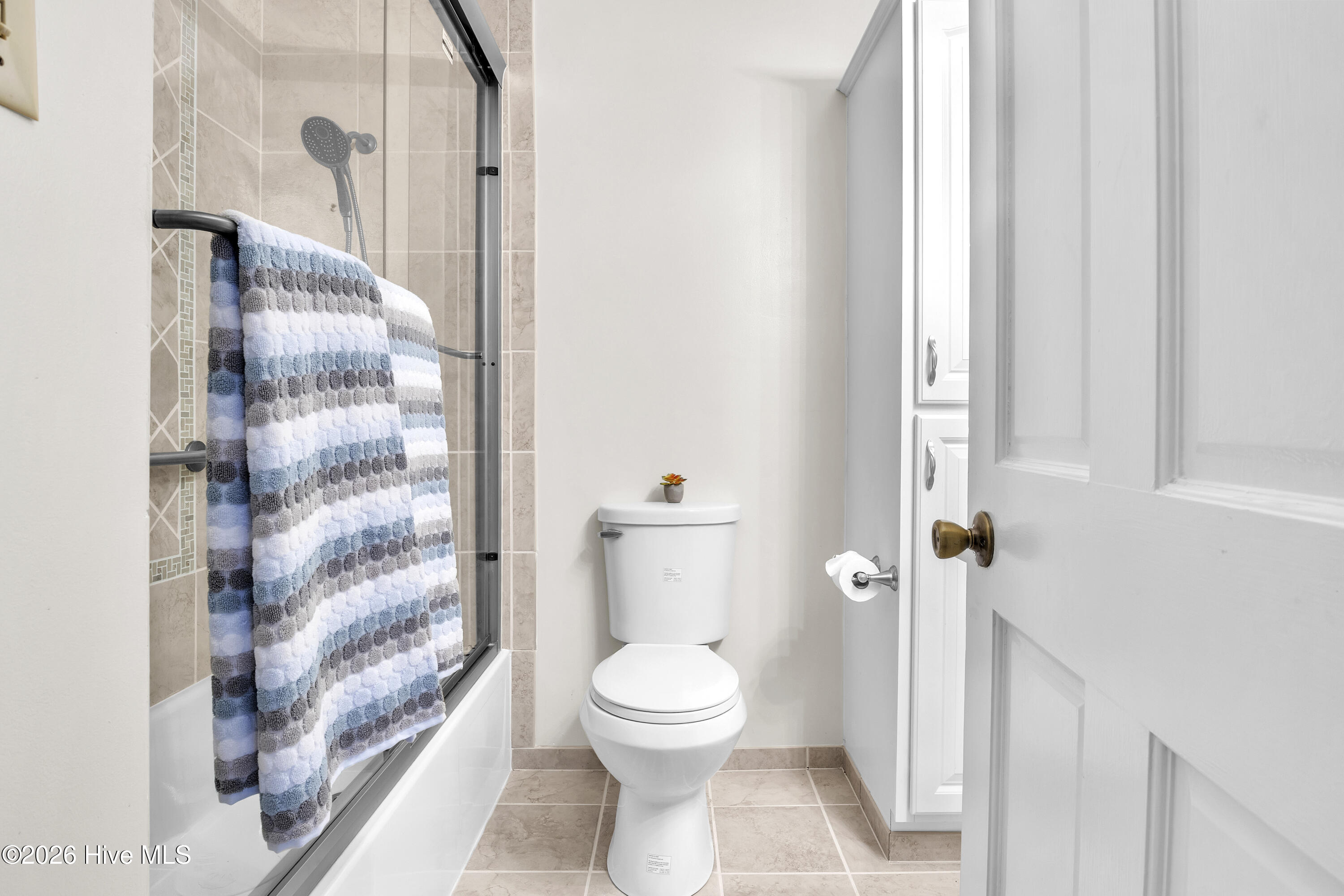 100555841 | Photo 28