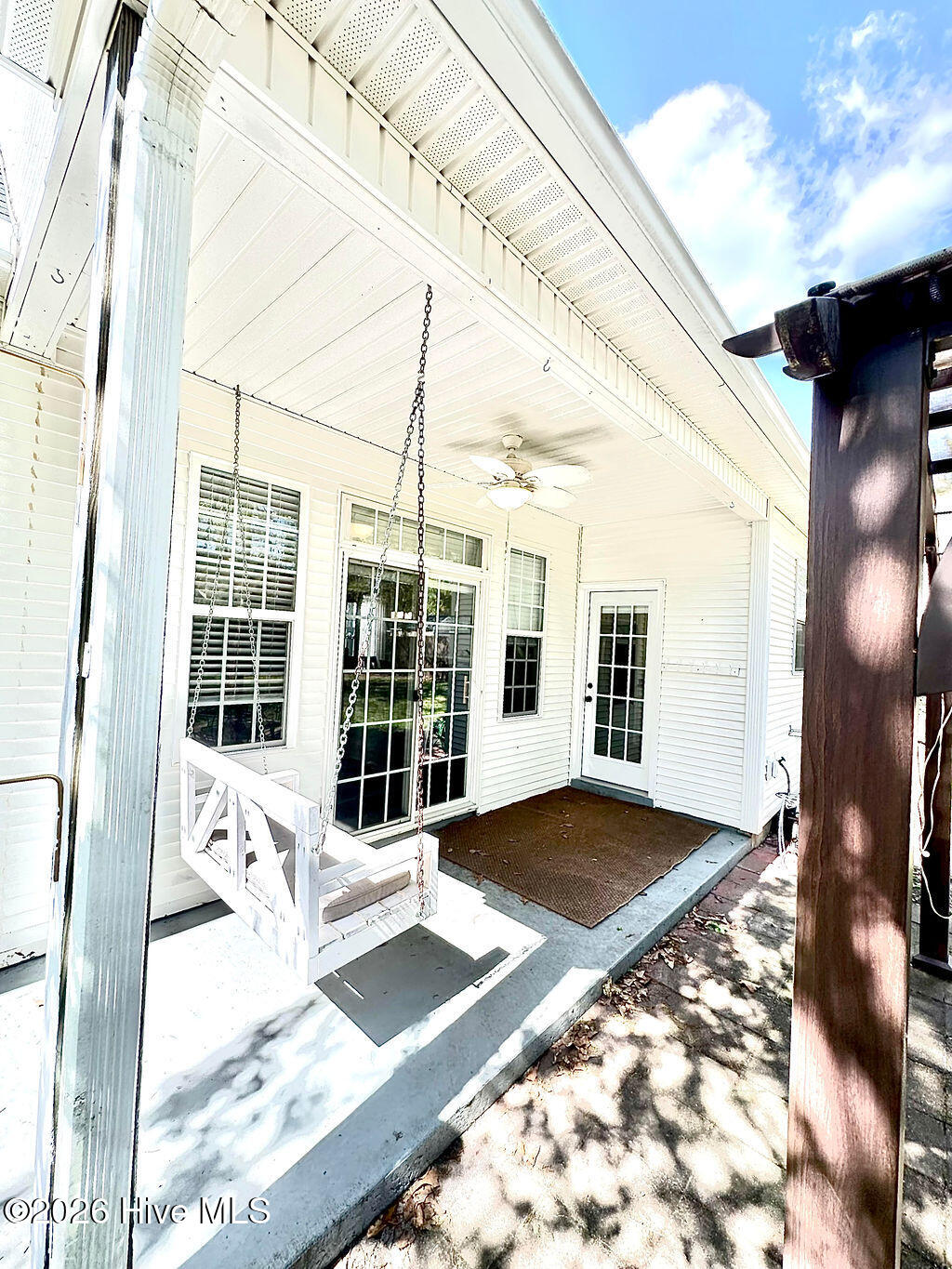 100566805 | Photo 33