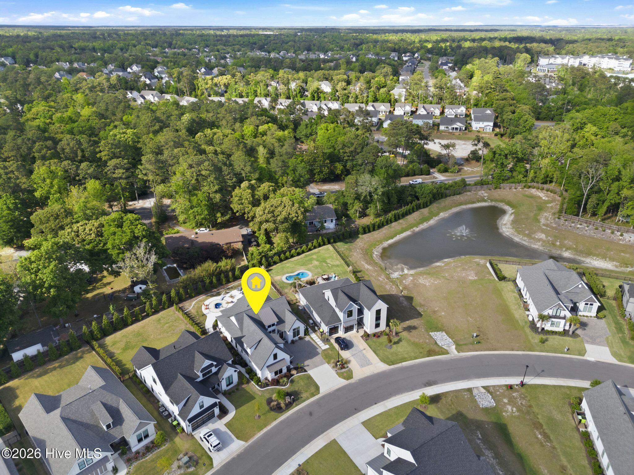 100569019 | Photo 63