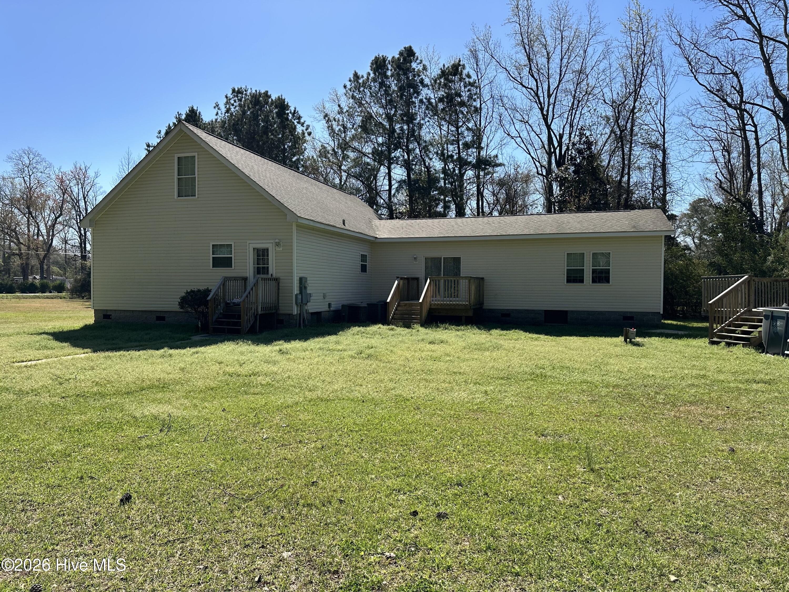 100562100 | Photo 33