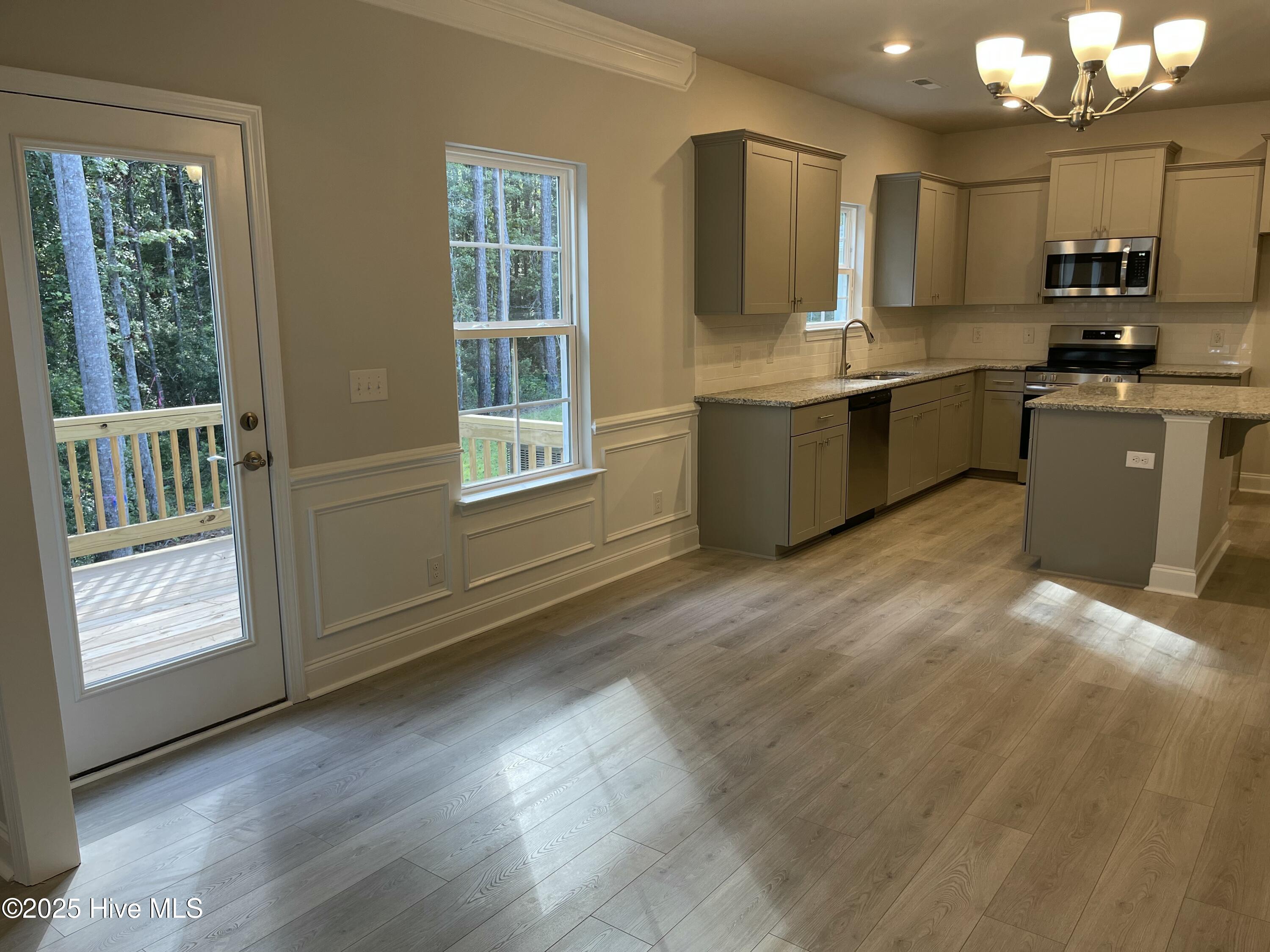 100422269 | Photo 26