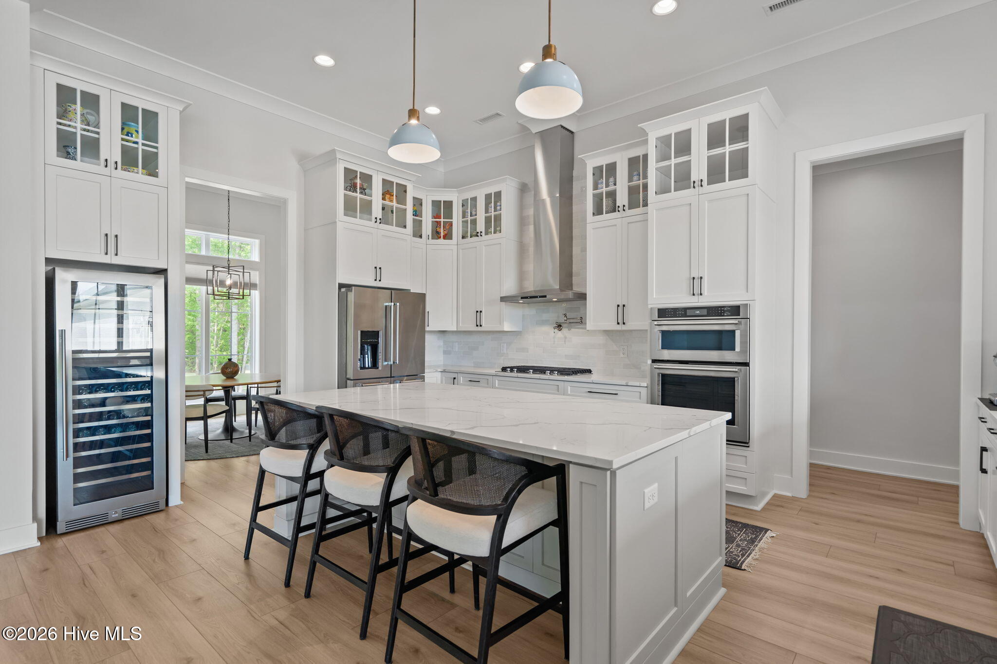 100566934 | Photo 15