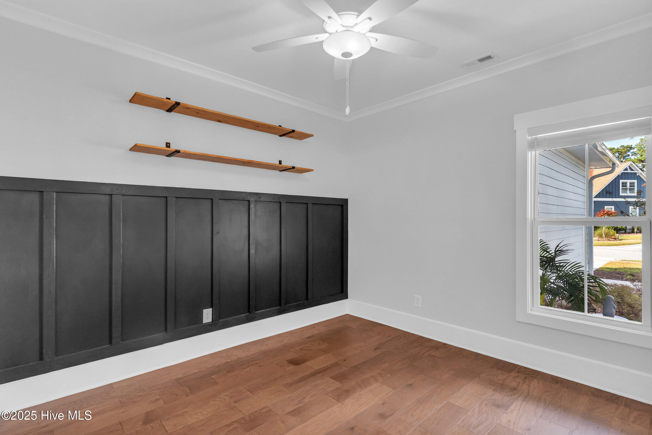 100535117 | Photo 27