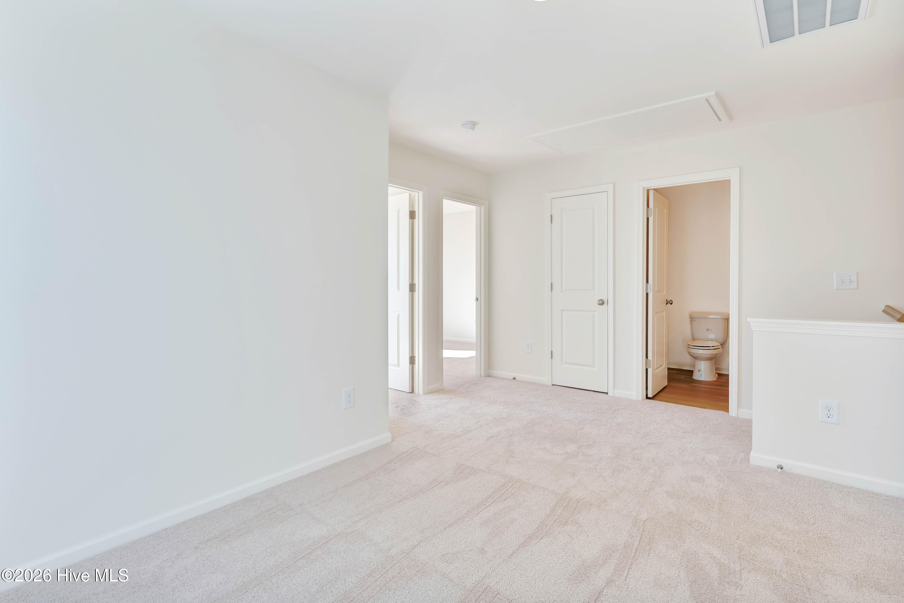 100556228 | Photo 23