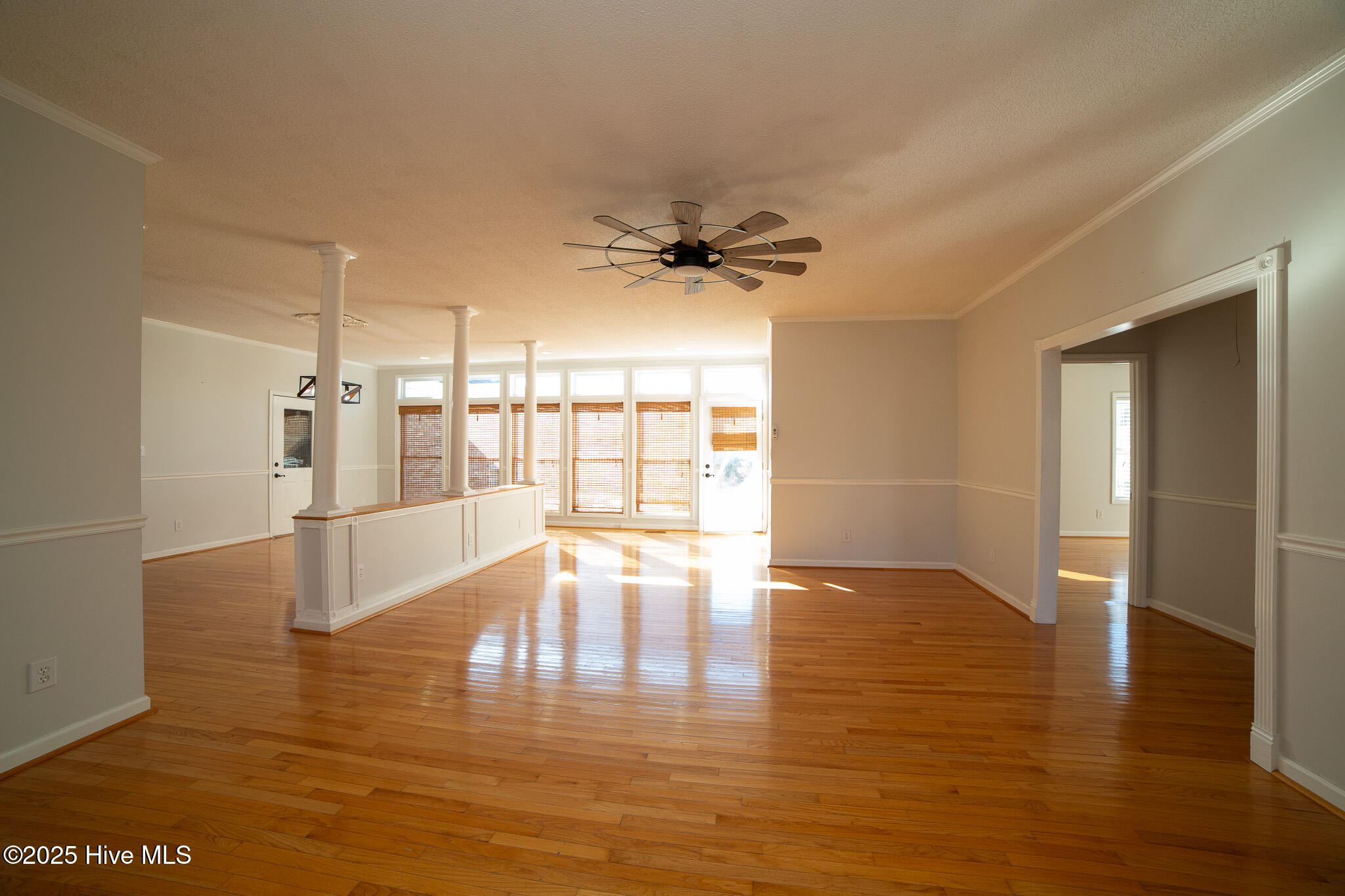 100546342 | Photo 48