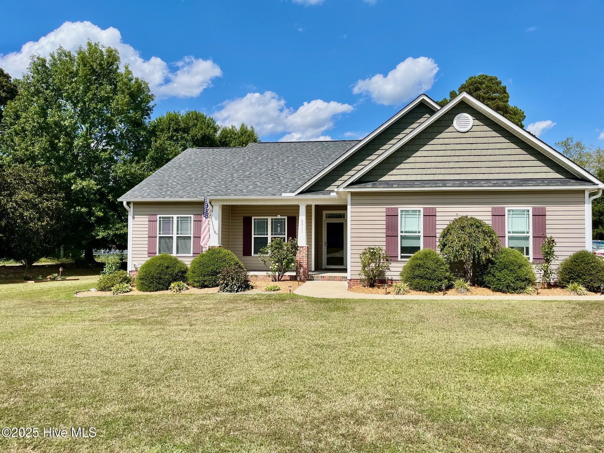 Property at 2011 Della Lane