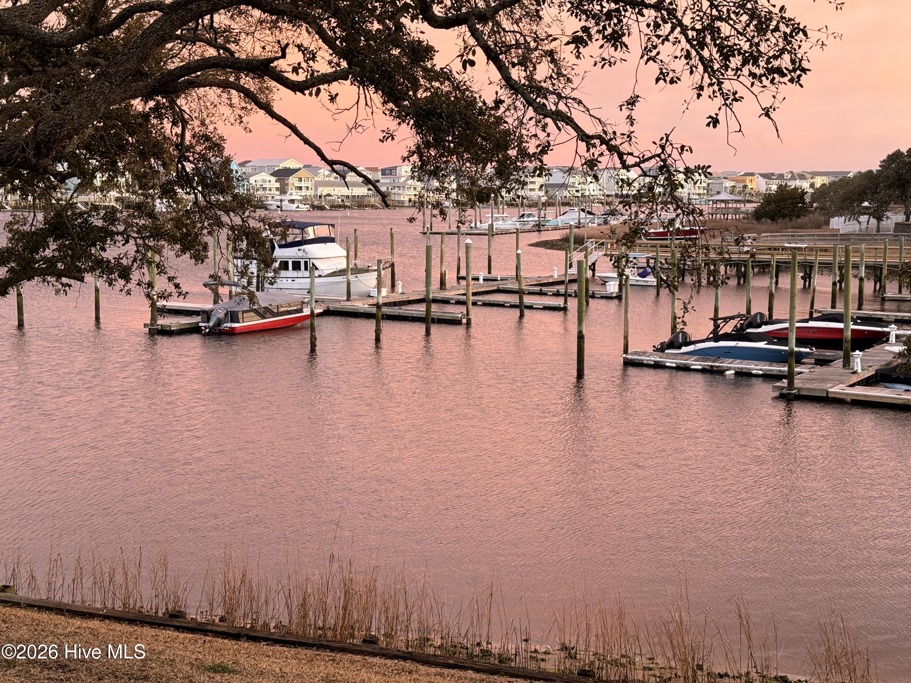 100570413 | Photo 55