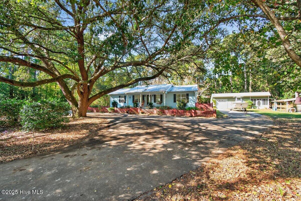 100539192 | Photo 40