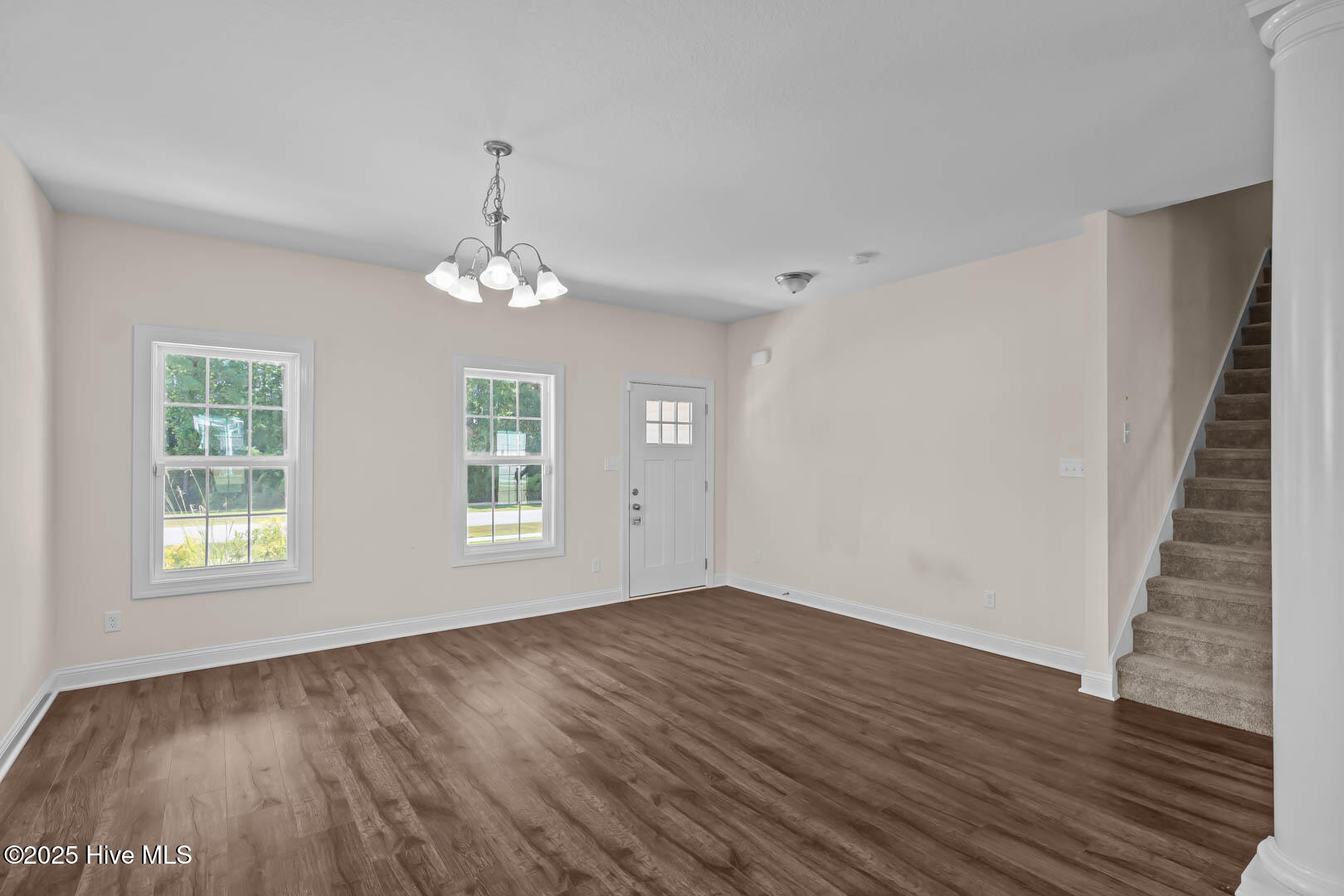 100520139 | Photo 12