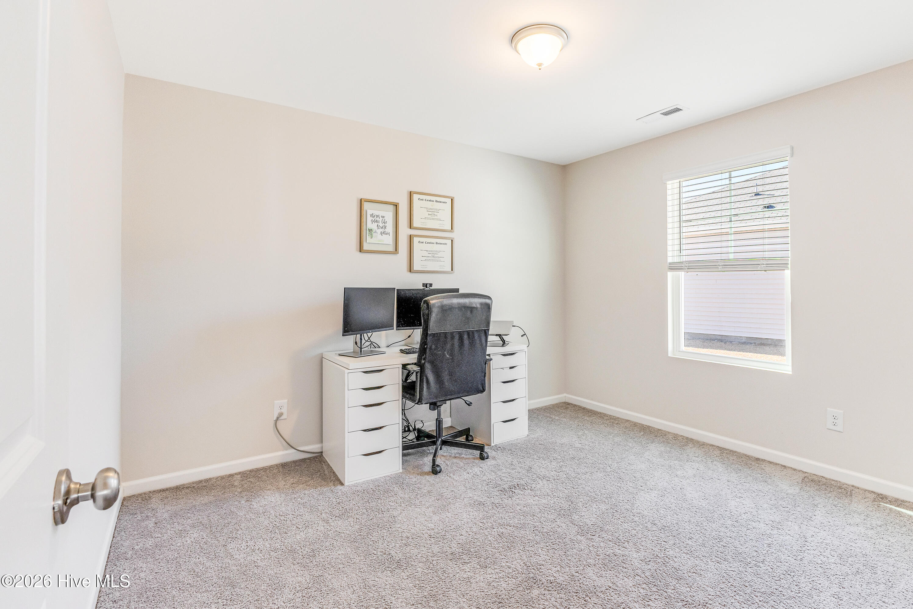 100553713 | Photo 22