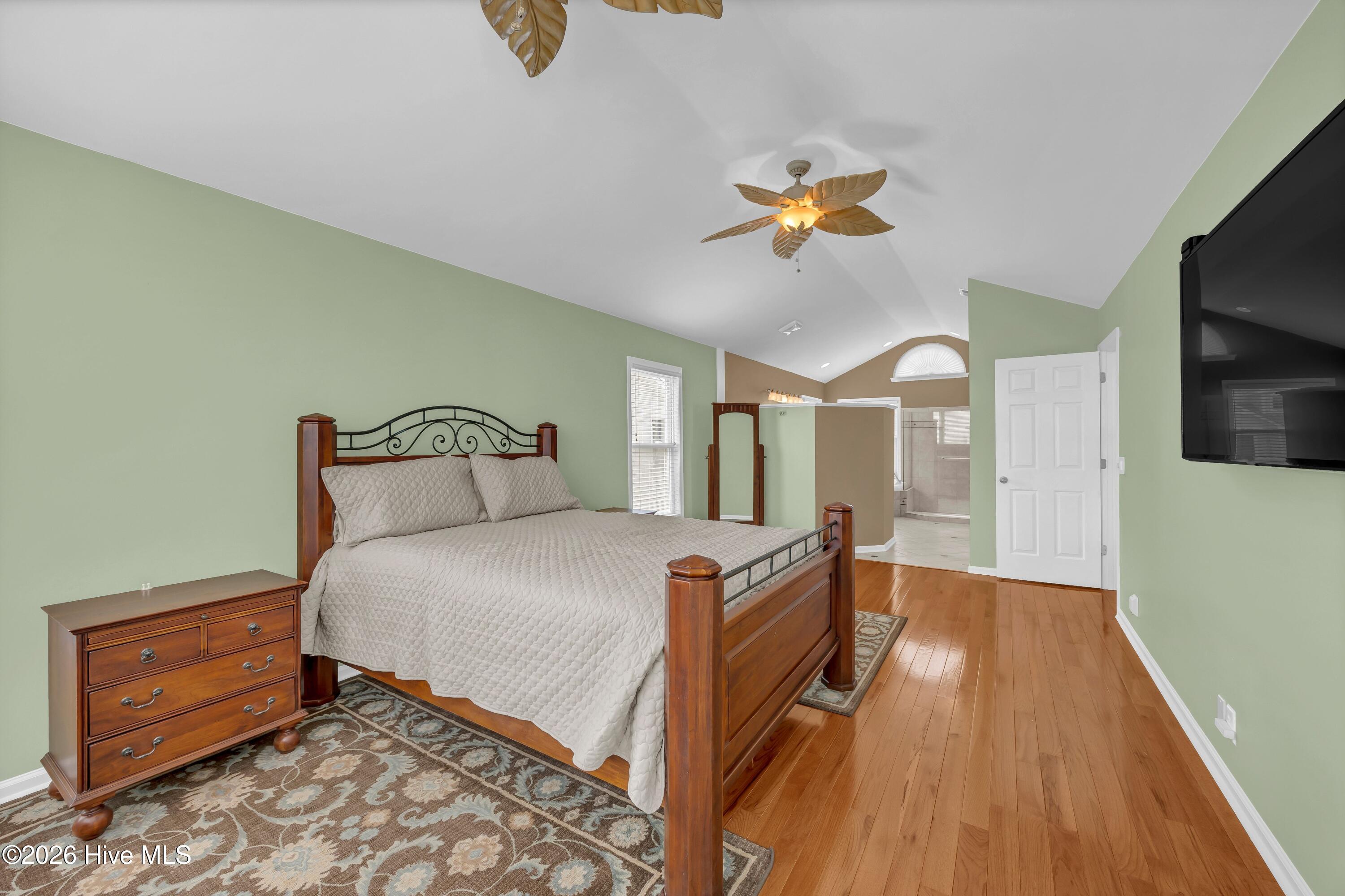 100556301 | Photo 17