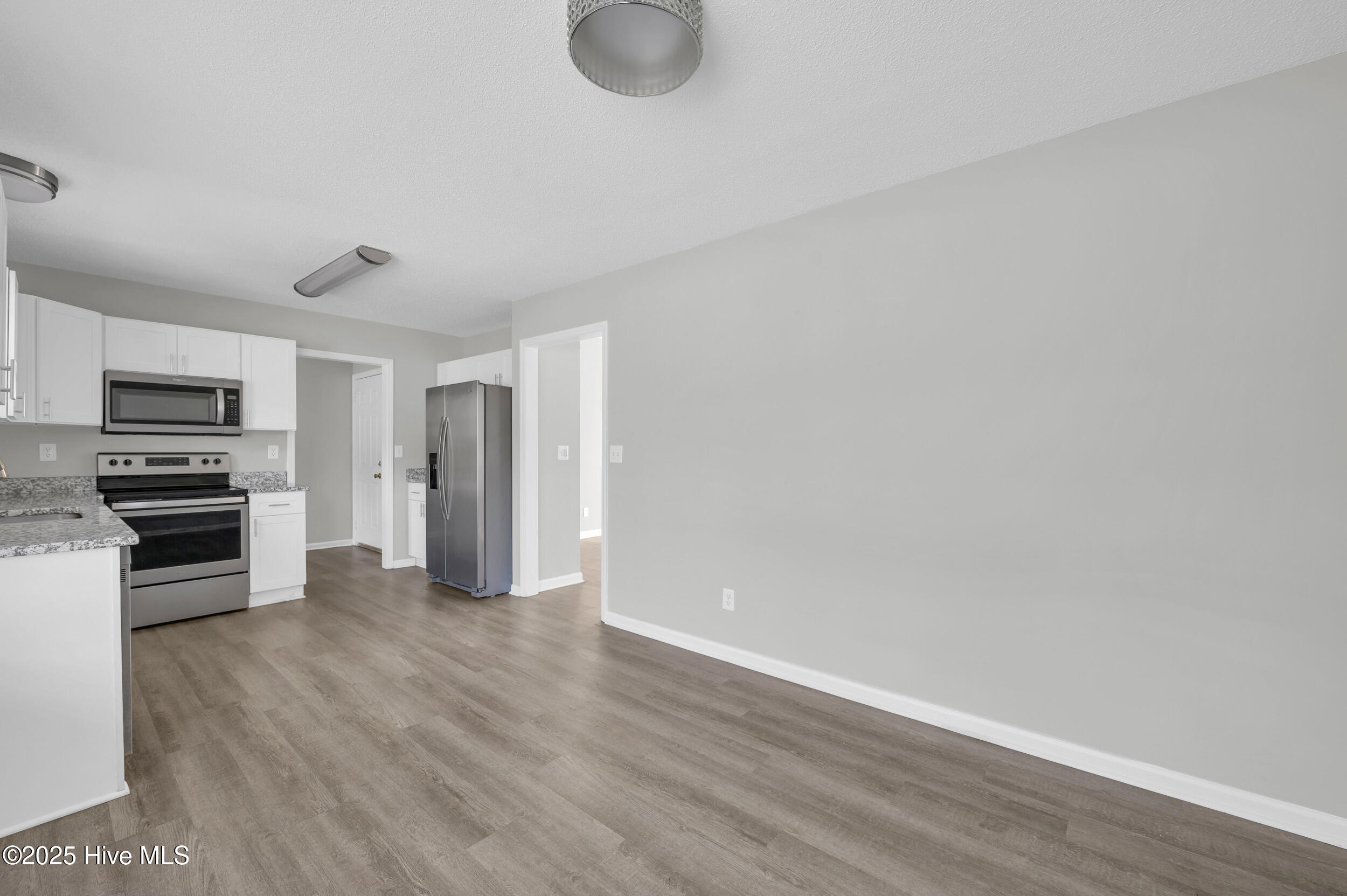 100536946 | Photo 13