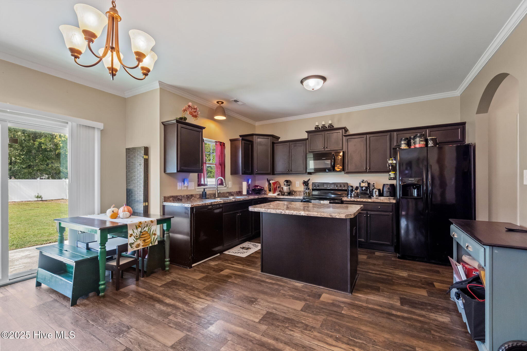 100534756 | Photo 12