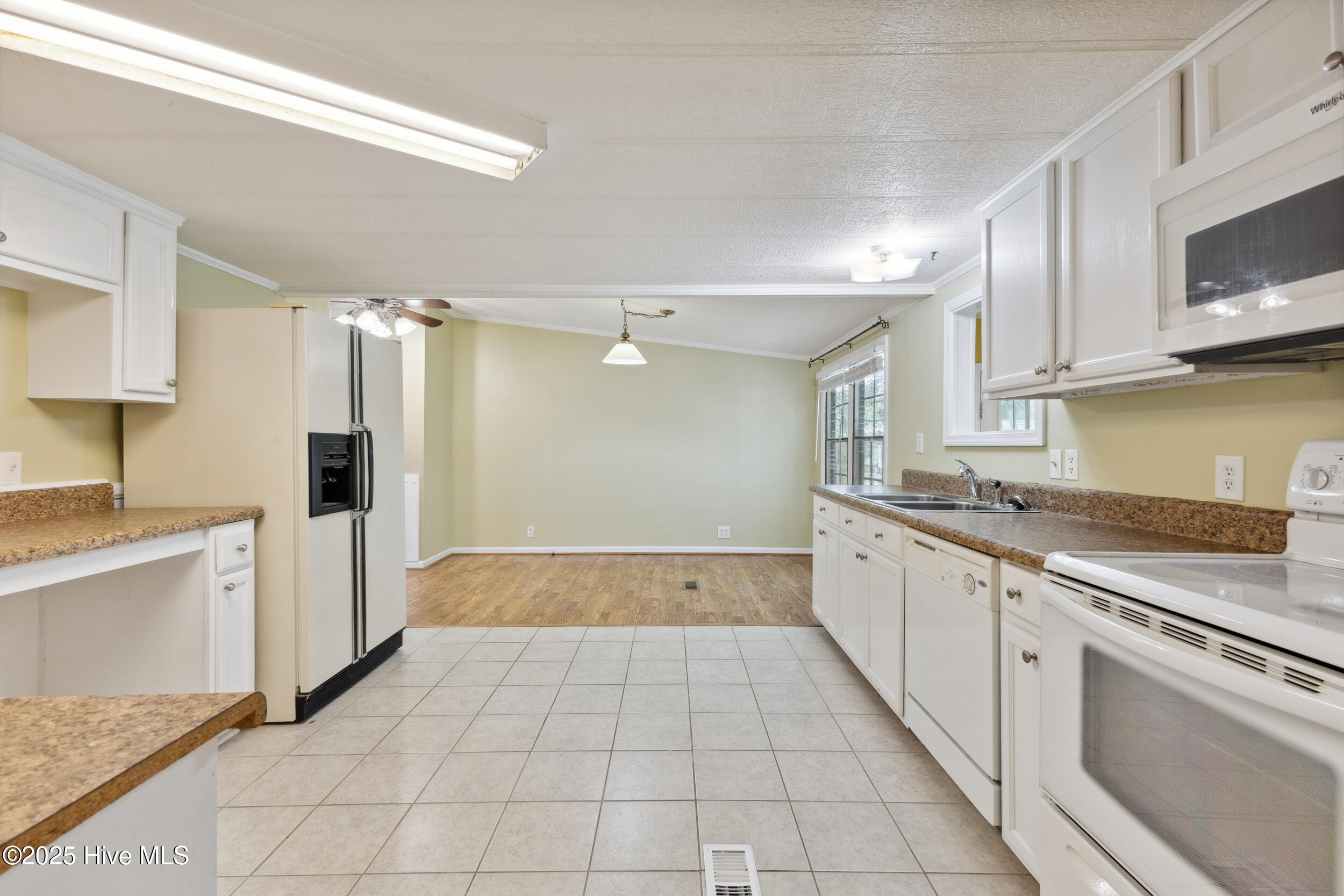 100511542 | Photo 12