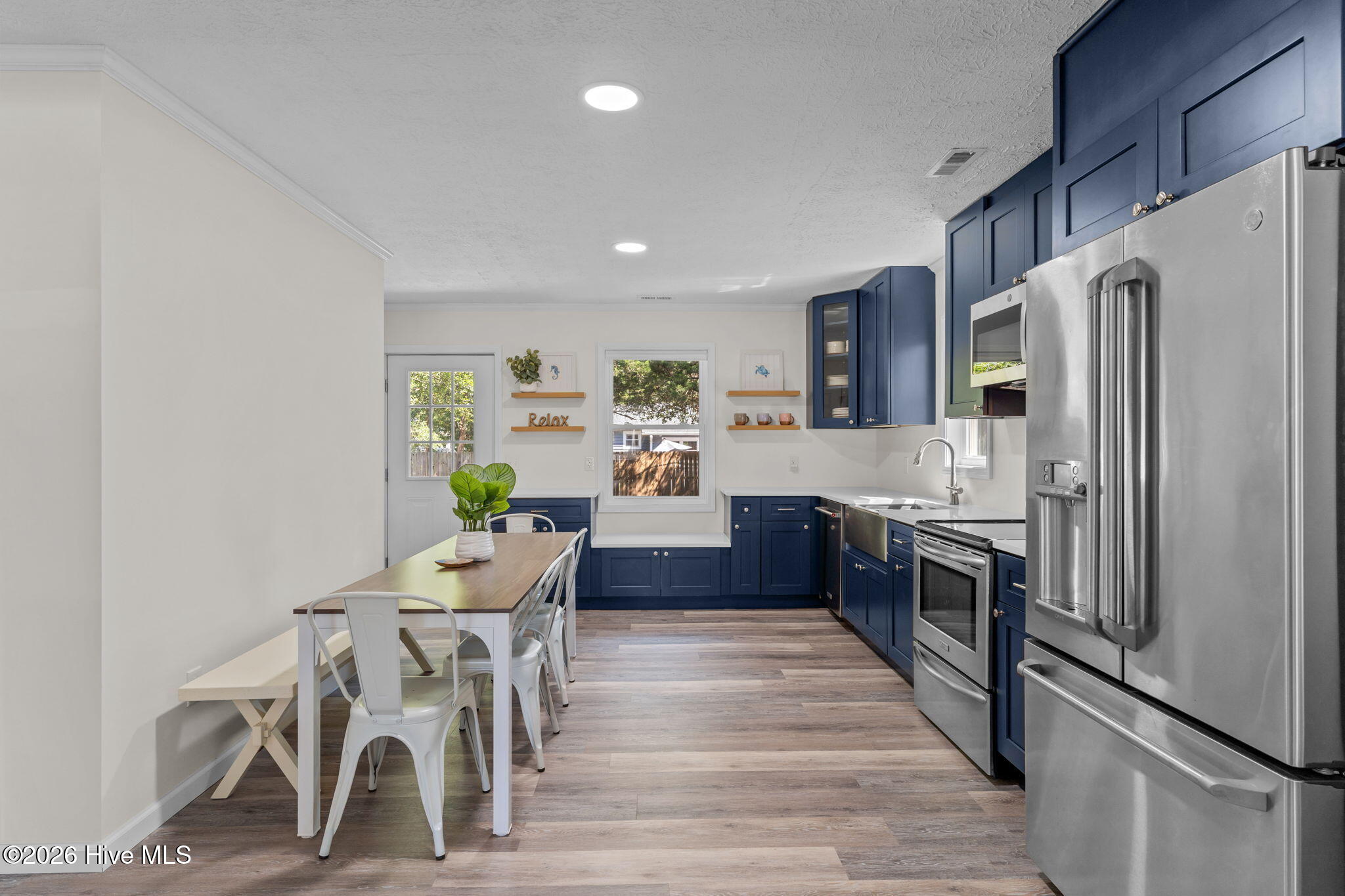 100563030 | Photo 11