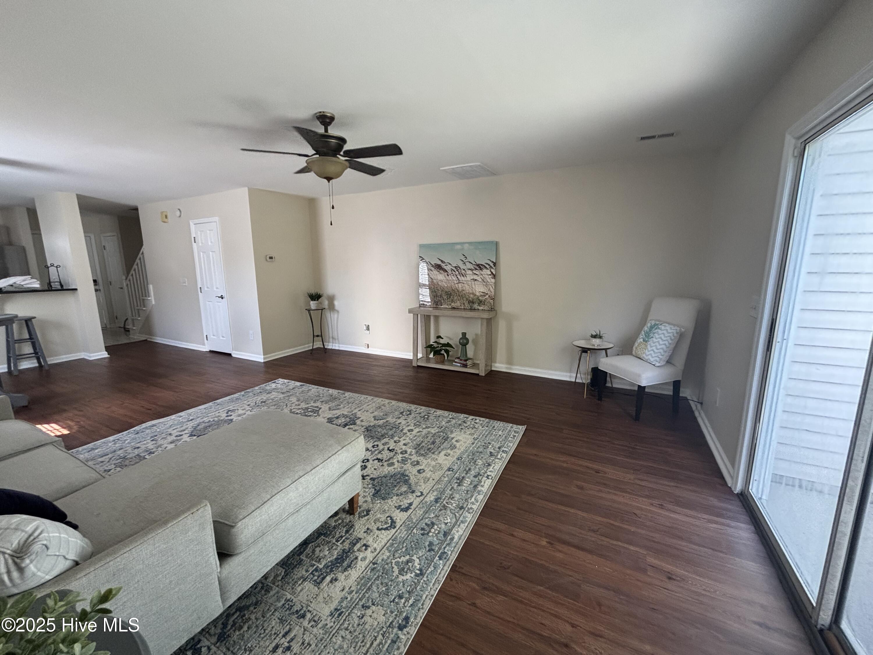 100522436 | Photo 17