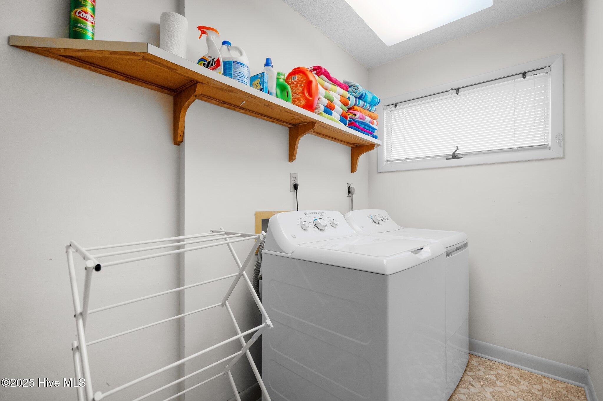 100564100 | Photo 39