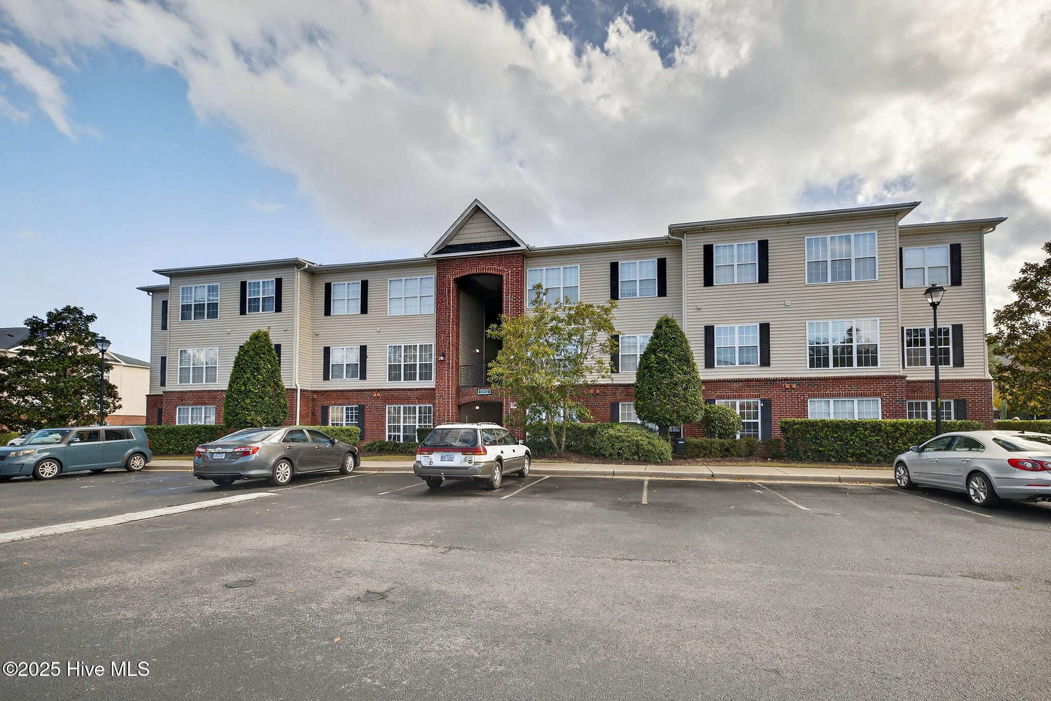 100517660 | Photo 32