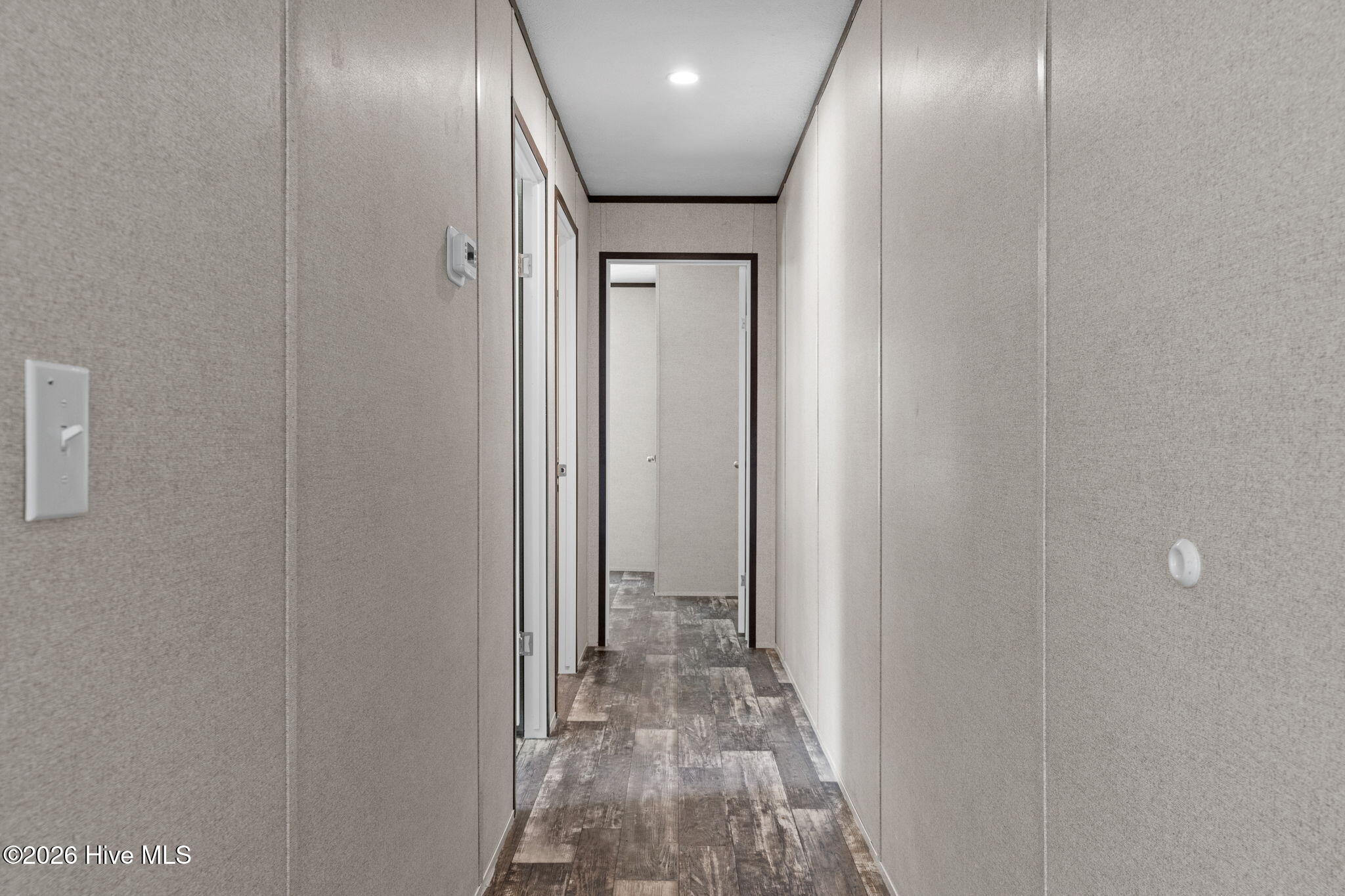 100561817 | Photo 10