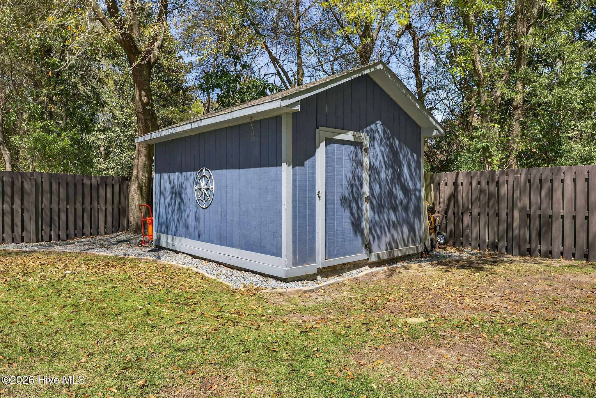 100568034 | Photo 42