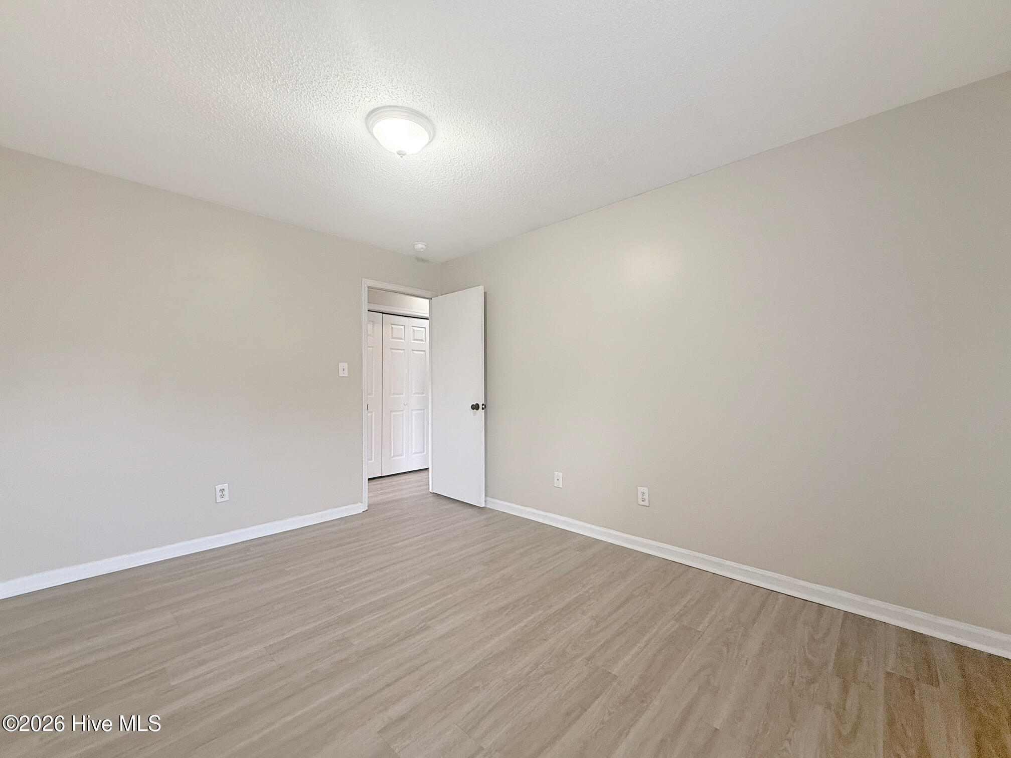 100553923 | Photo 15