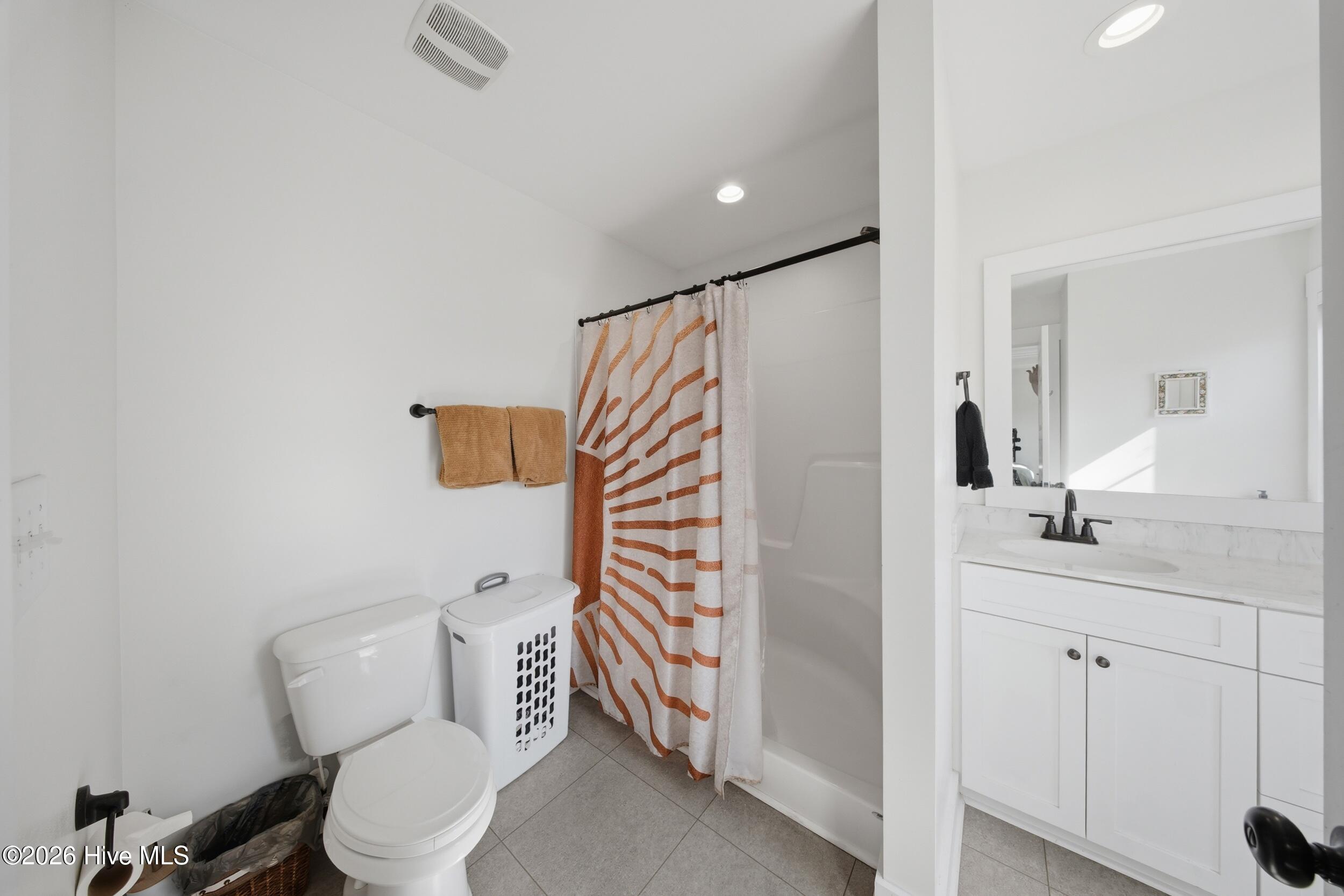 100562917 | Photo 35