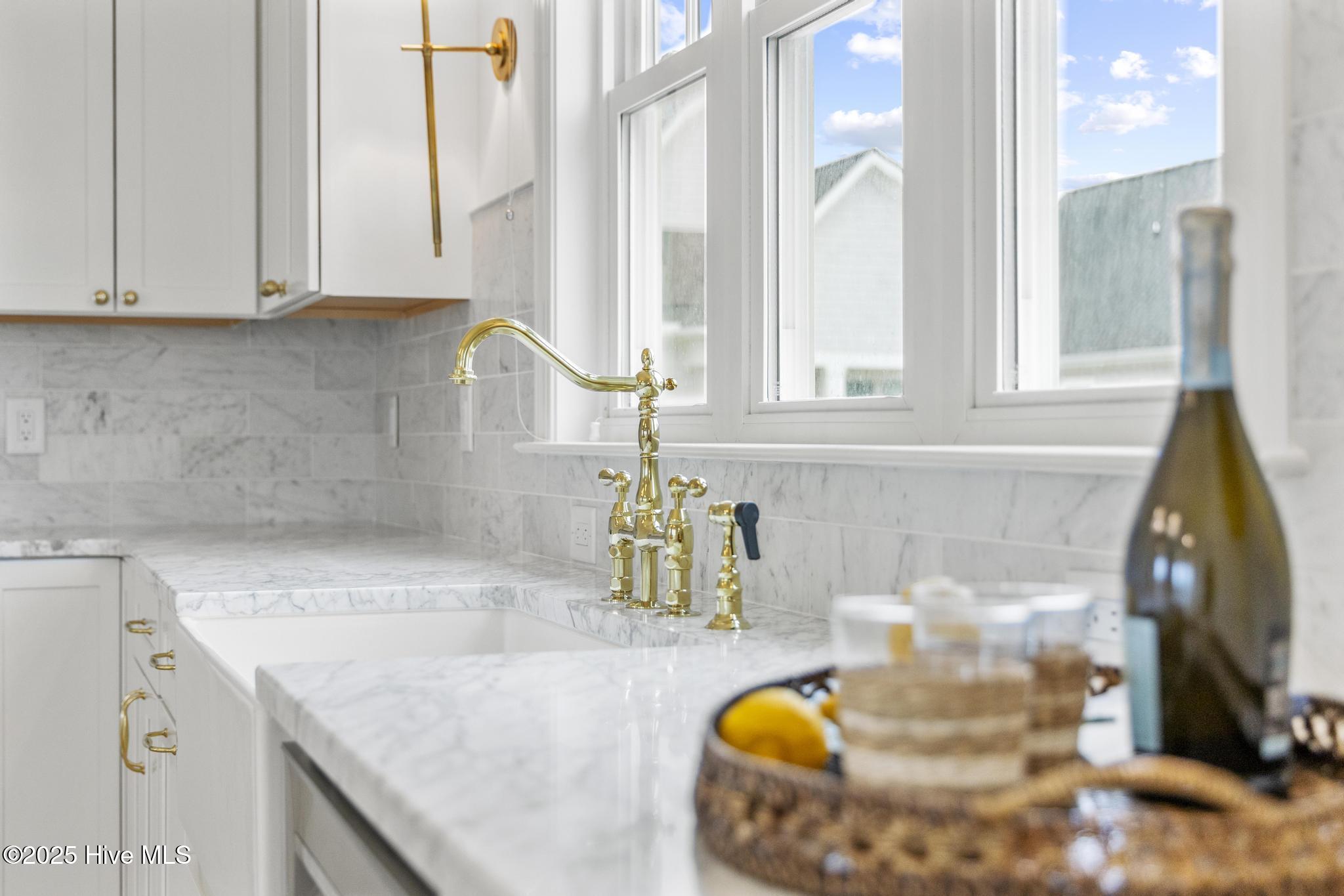 100565849 | Photo 68