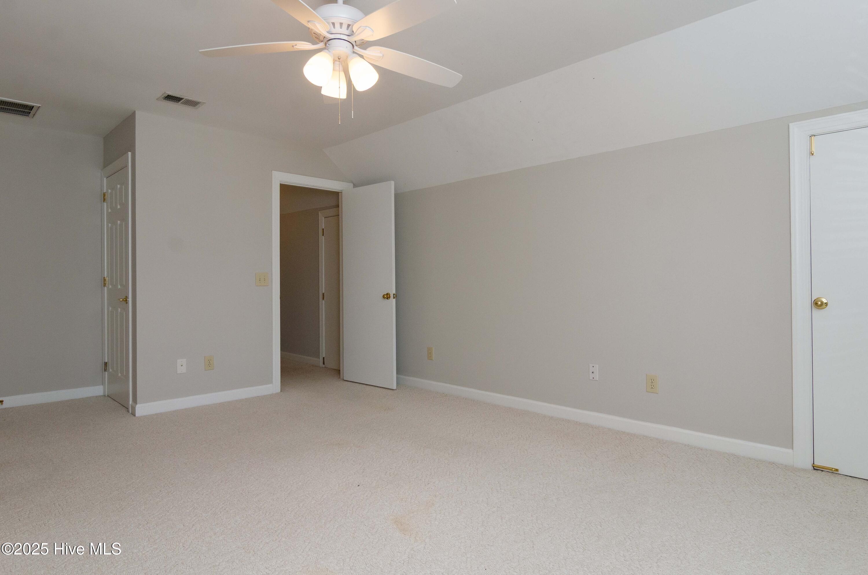 100516965 | Photo 31