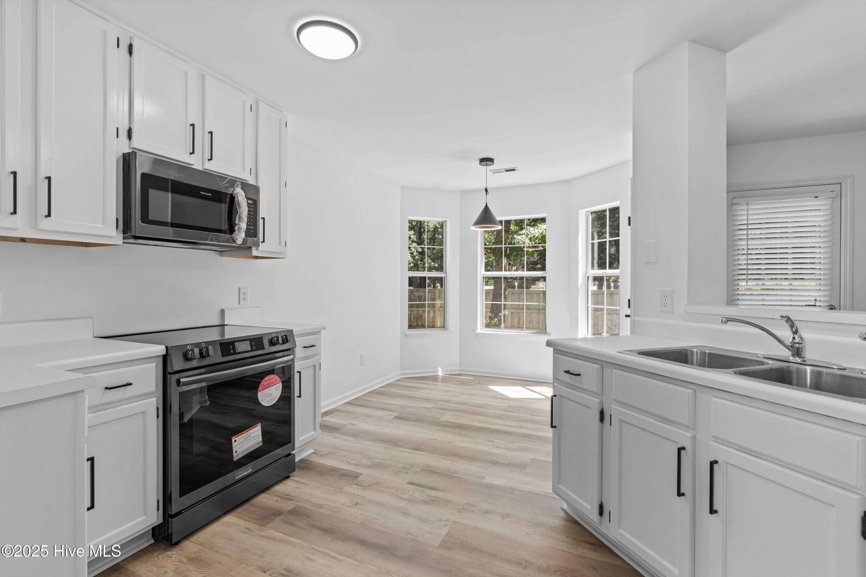 6603 Whinbrel Court, Wilmington, NC 28409 – photo 10: 010-6603WhimbrelCourt-Wilmington-NC-2840