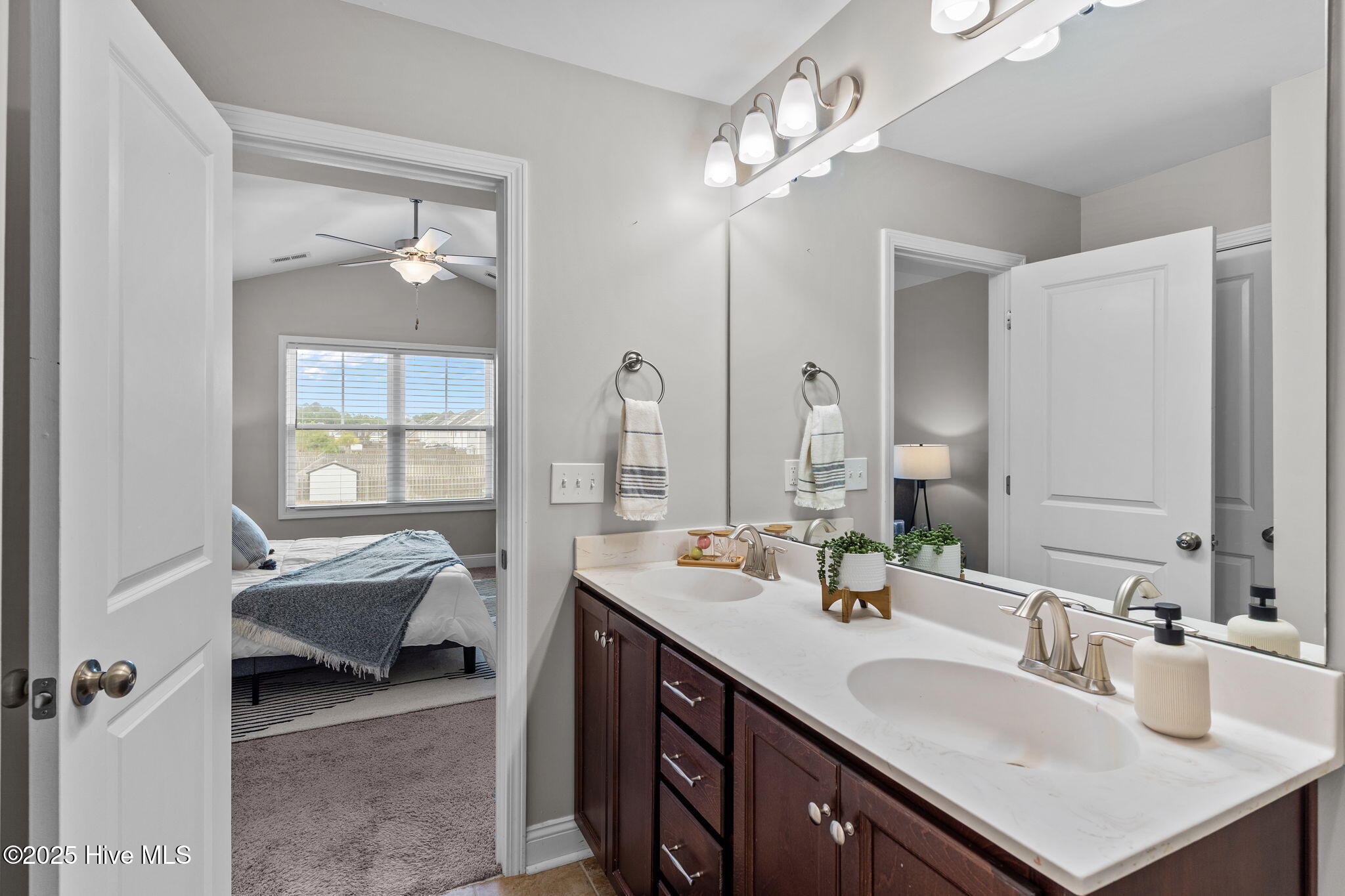 1527 Grey Cliff, Wilmington, NC 28405 – photo 22: 22-primary_bath_to_room