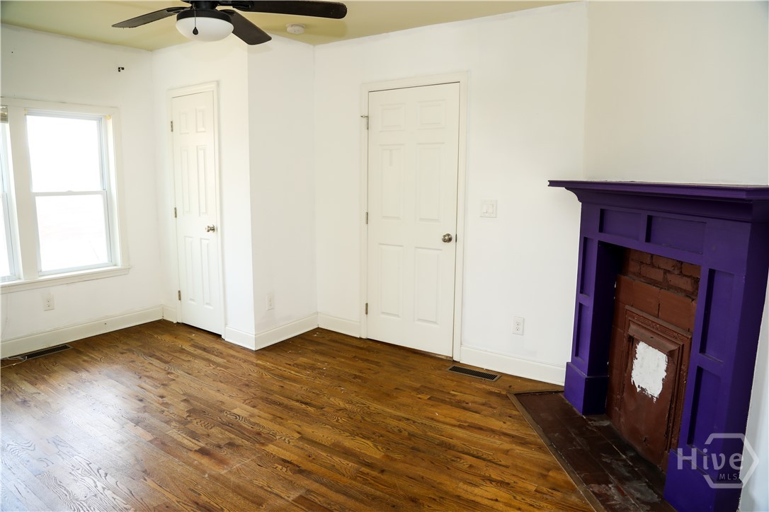 1398 W Hancock Avenue W