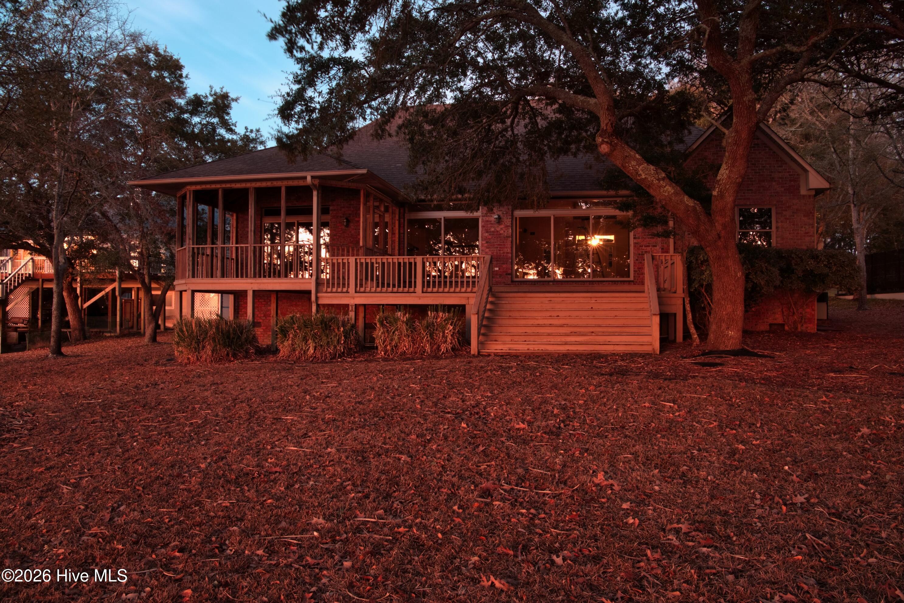 100551143 | Photo 47