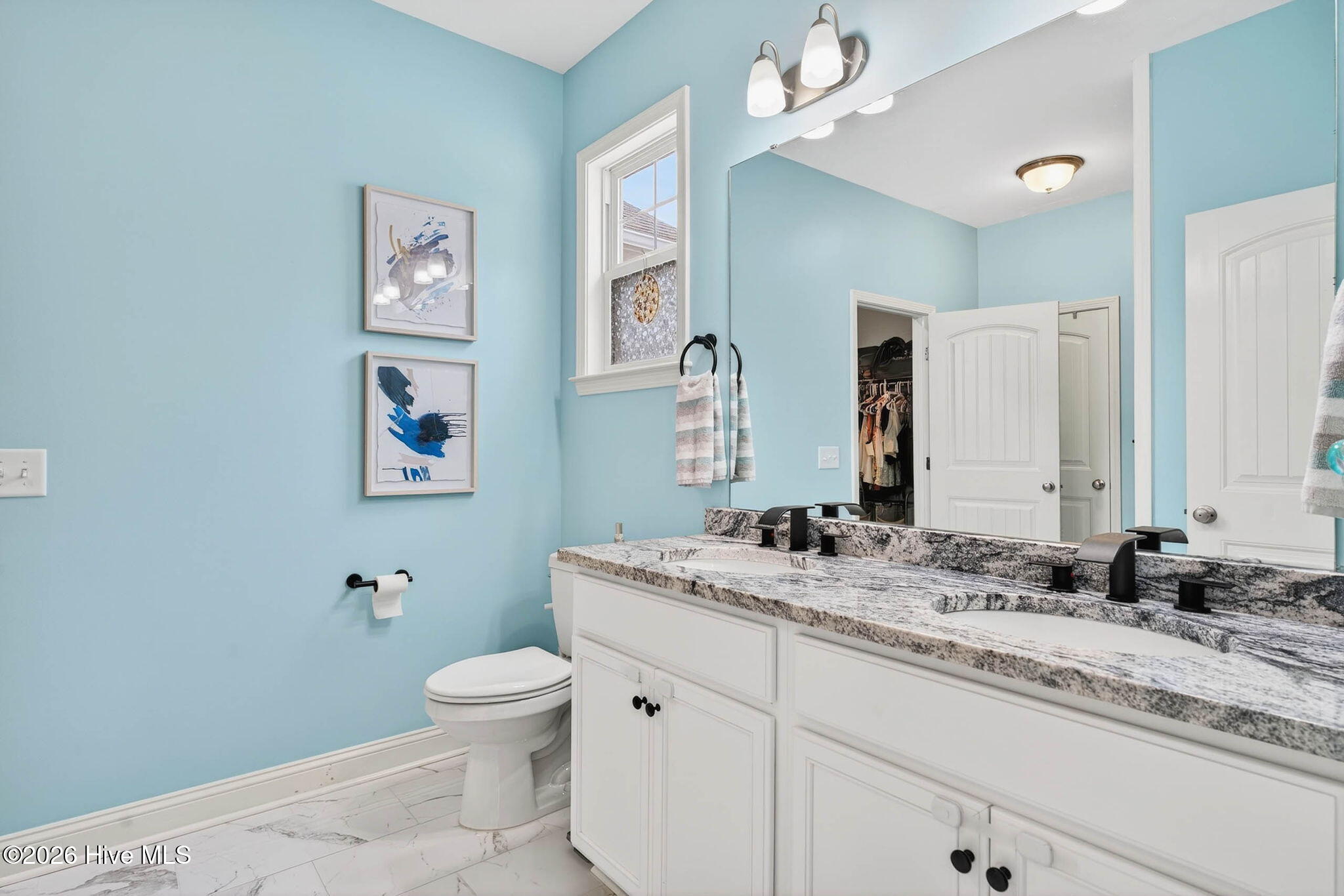 100562575 | Photo 19