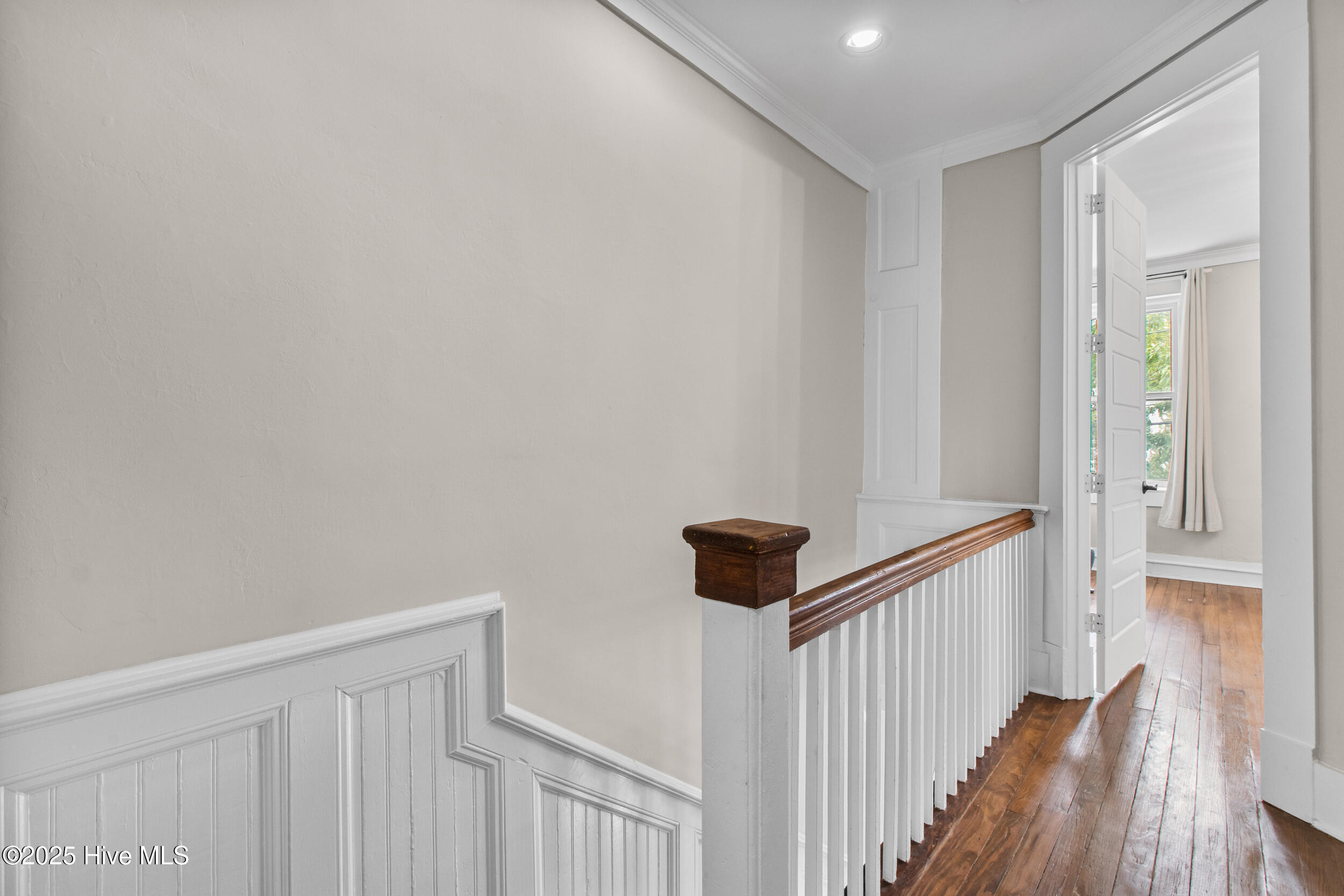 100514973 | Photo 19