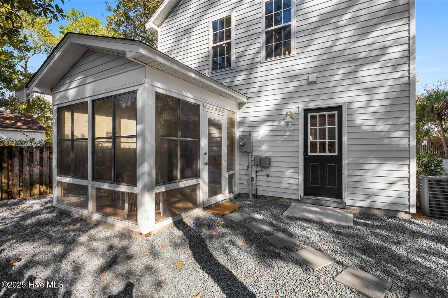 100541069 | Photo 33