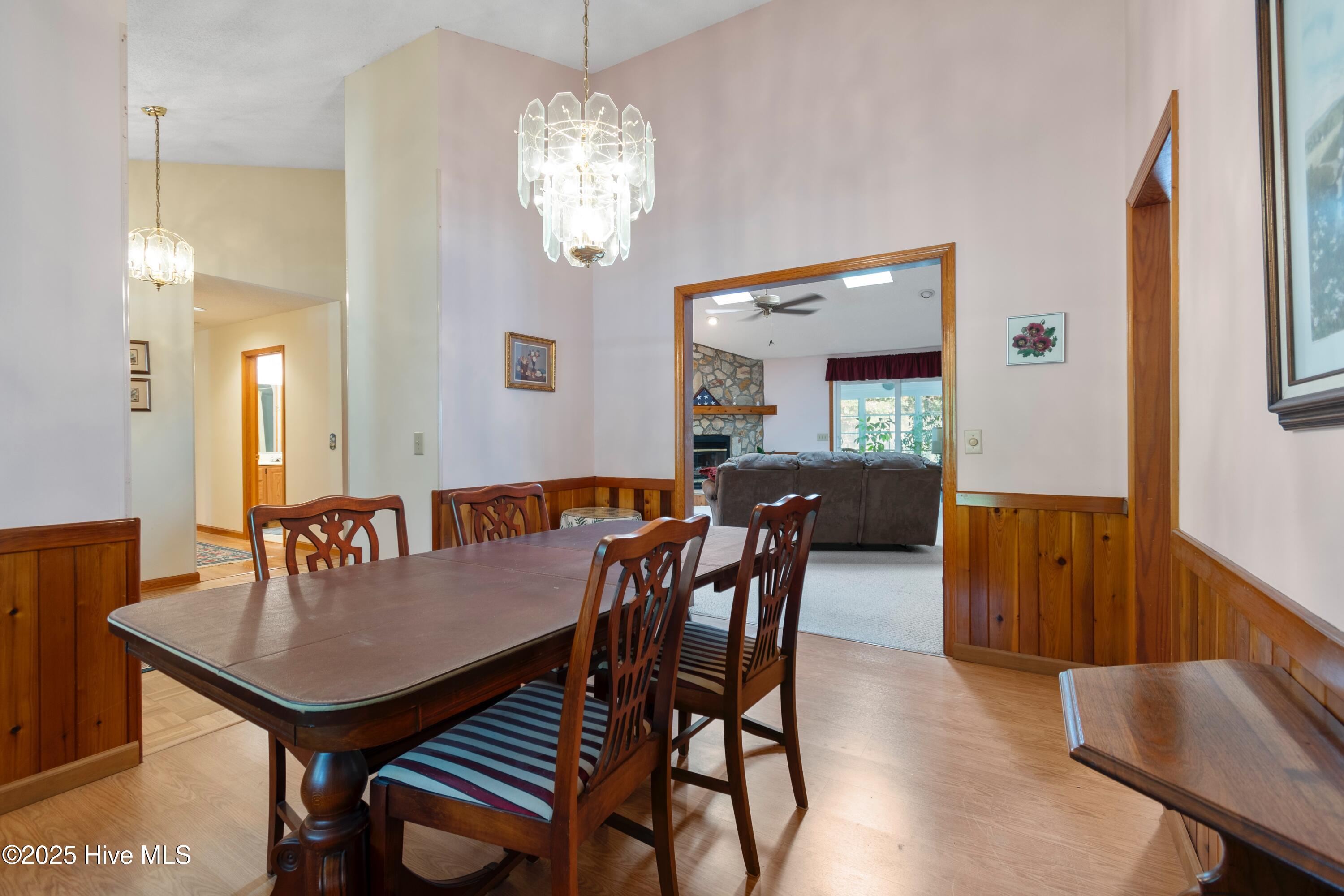 100533822 | Photo 24