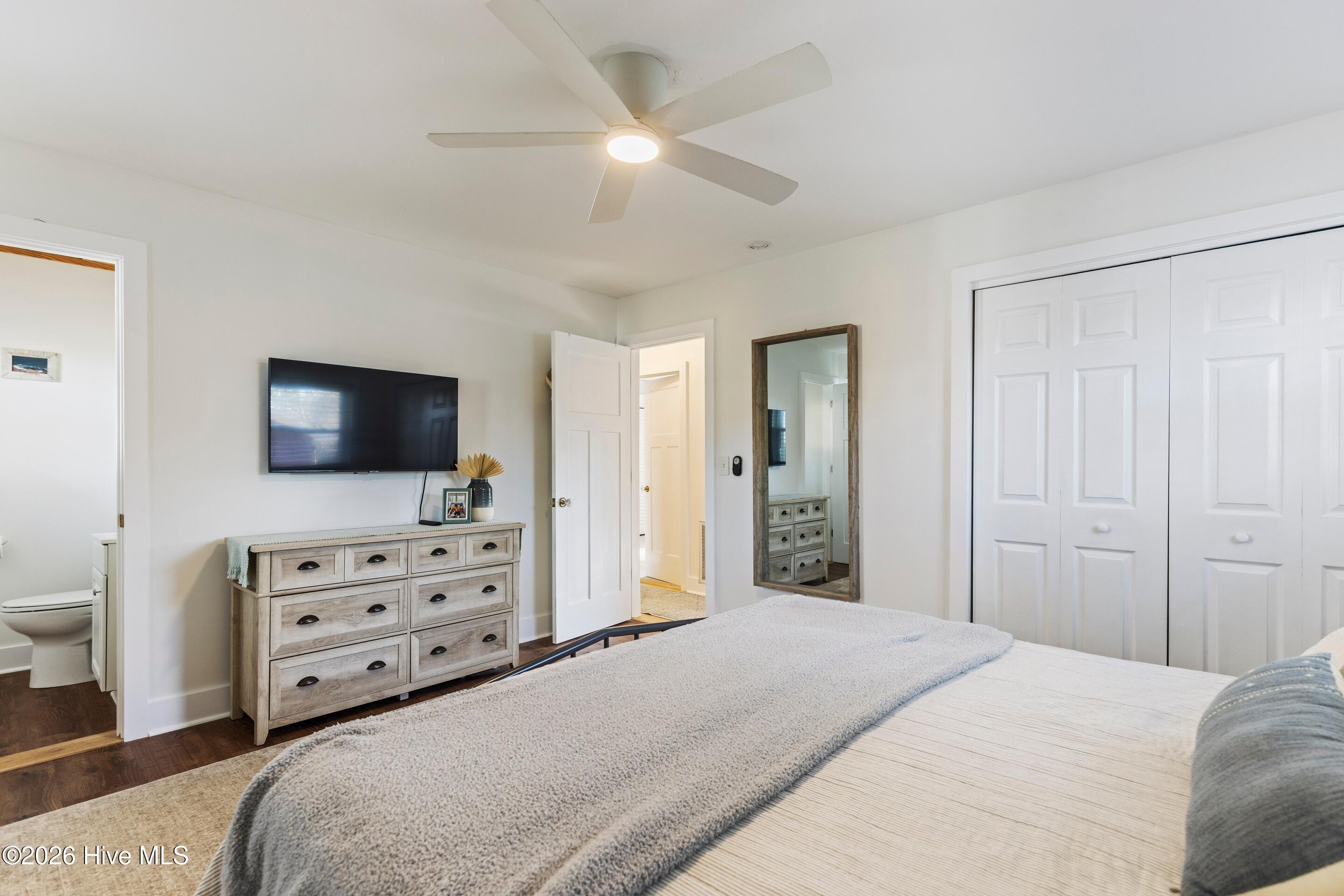 100547942 | Photo 25