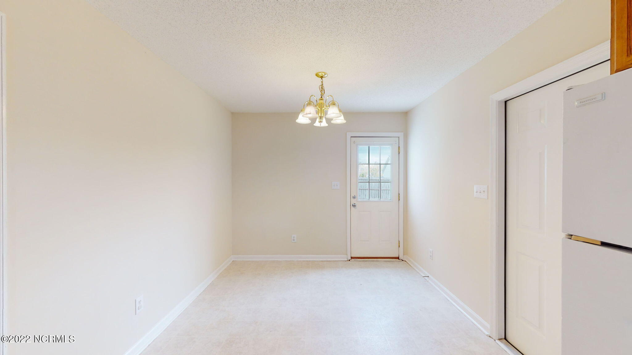 100550244 | Photo 13